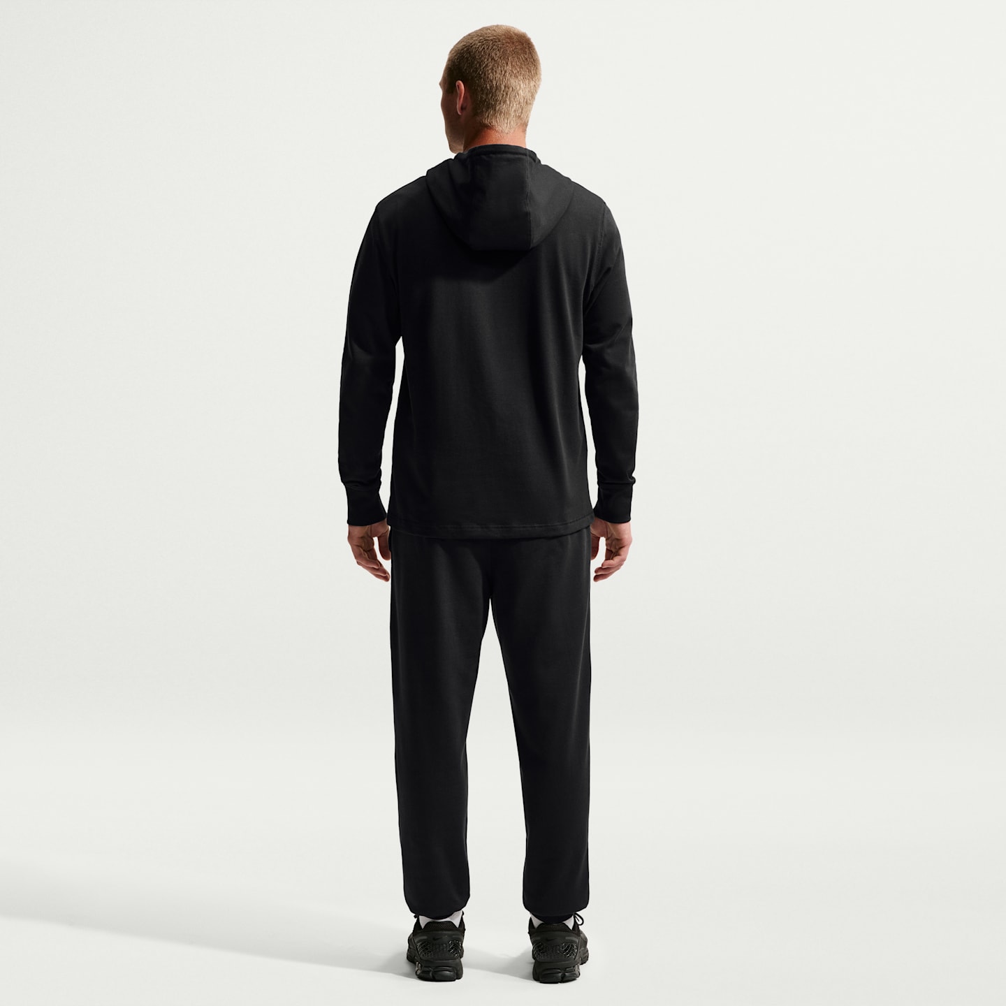 Мужские трикотажные джоггеры Nike Club, цвет: Чёрный / Белый — фото 5