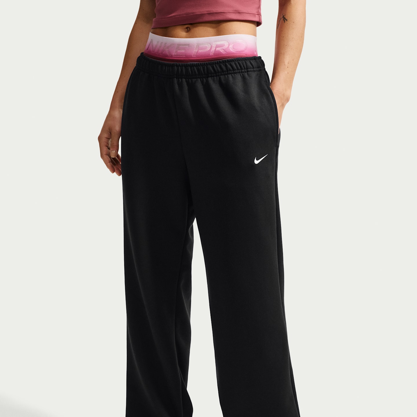 Женские брюки Nike Studio Fleece Sport Dri-FIT со средней посадкой и открытым низом, цвет: Чёрный / Белый — фото 2