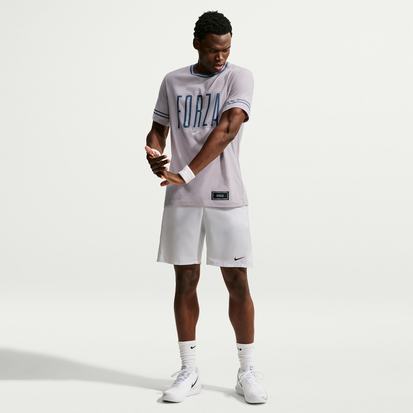 Мужская теннисная футболка Nike Jannik Sinner Dri-FIT, цвет: Серебряный сиреневый — фото 4