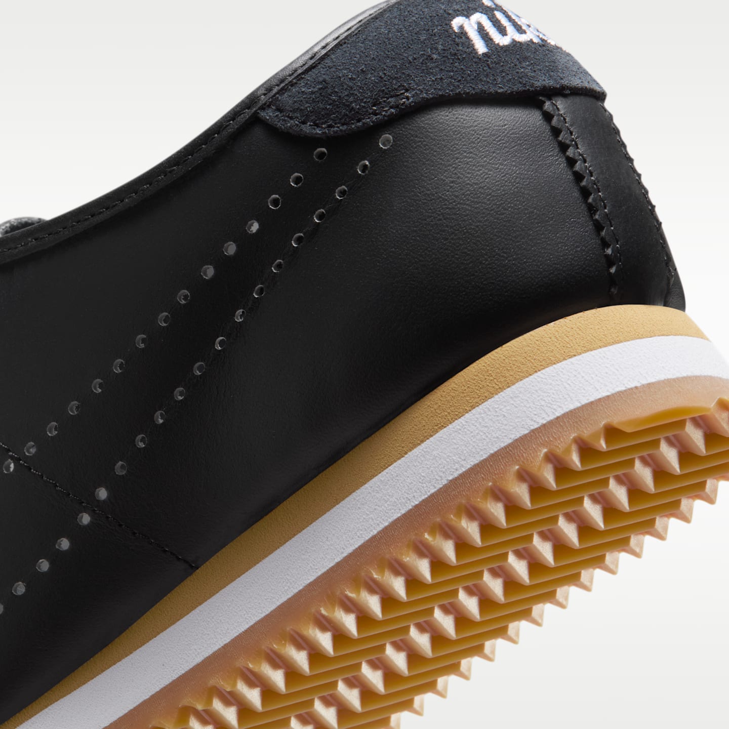 Женские кроссовки Nike Cortez Leather, цвет: Чёрный / Карамельный коричневый — фото 8