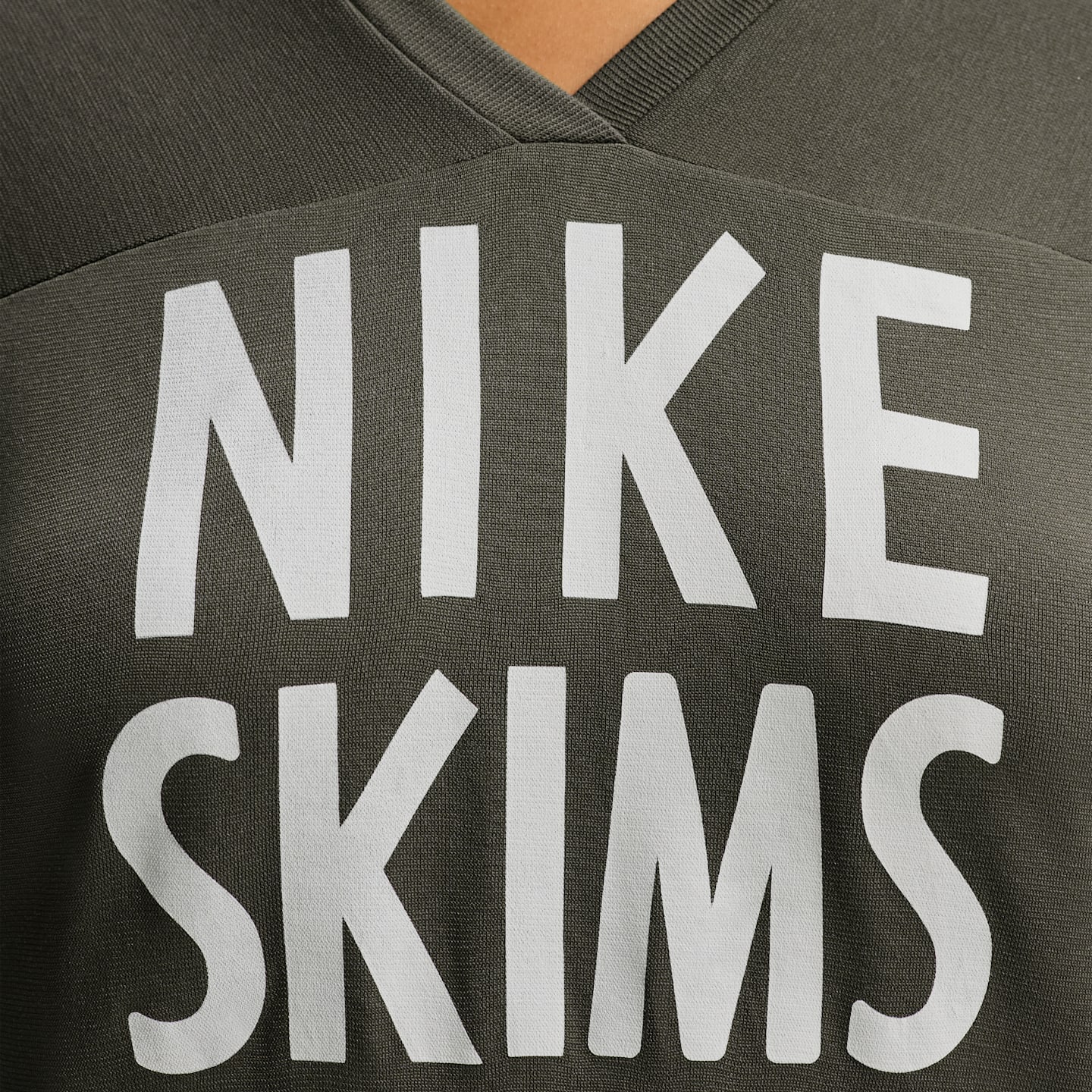 Женский топ NikeSKIMS Stretch Knit V-Neck Short-Sleeve, цвет: Экрю — фото 6