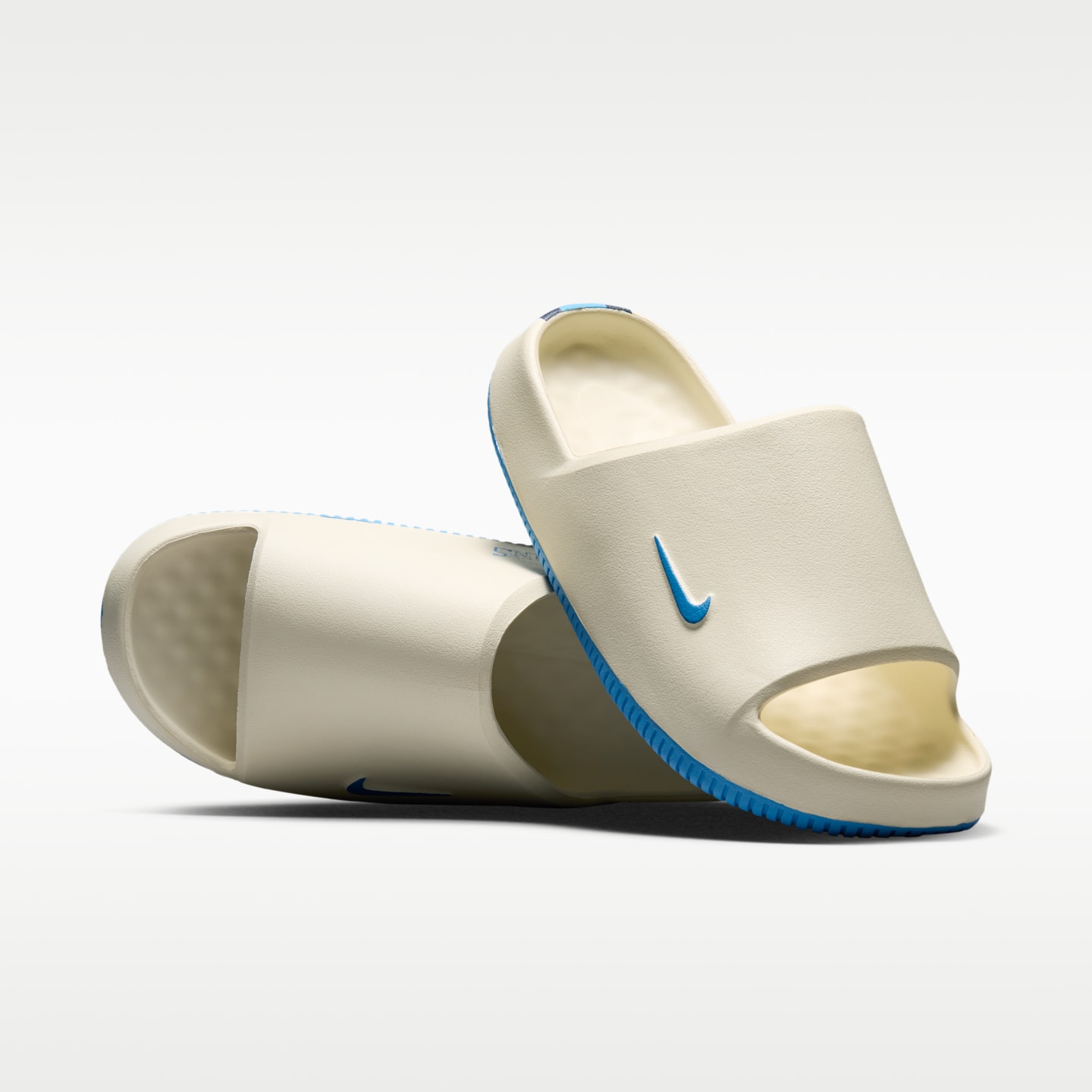 Мужские сандалии Nike Calm (Tennessee Titans) NFL, цвет: Молочный / Тёмно-синий — фото 1