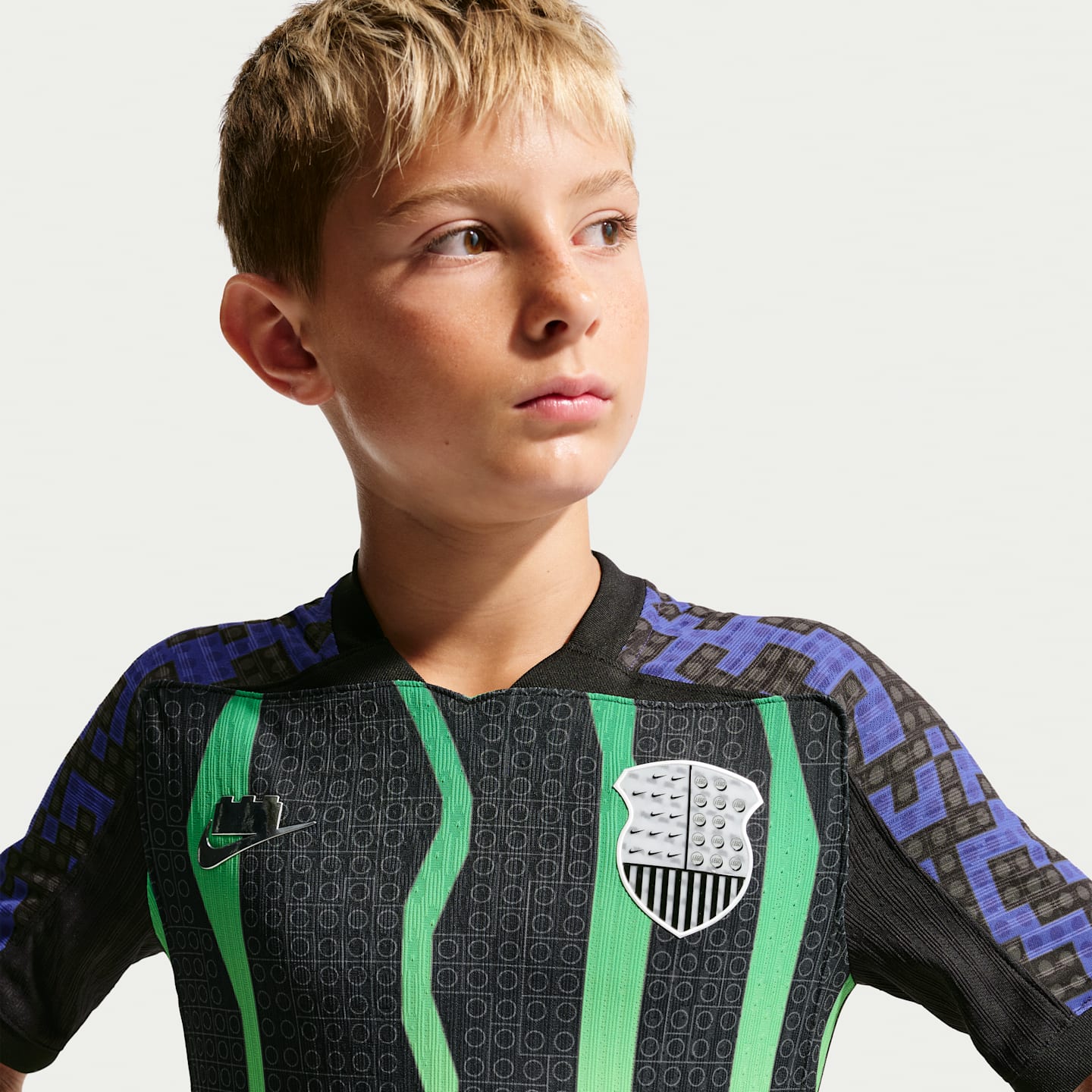 Детский топ Nike x LEGO® Collection Aero-FIT Soccer Jersey, цвет: Чёрный / Светлый лаймовый — фото 3