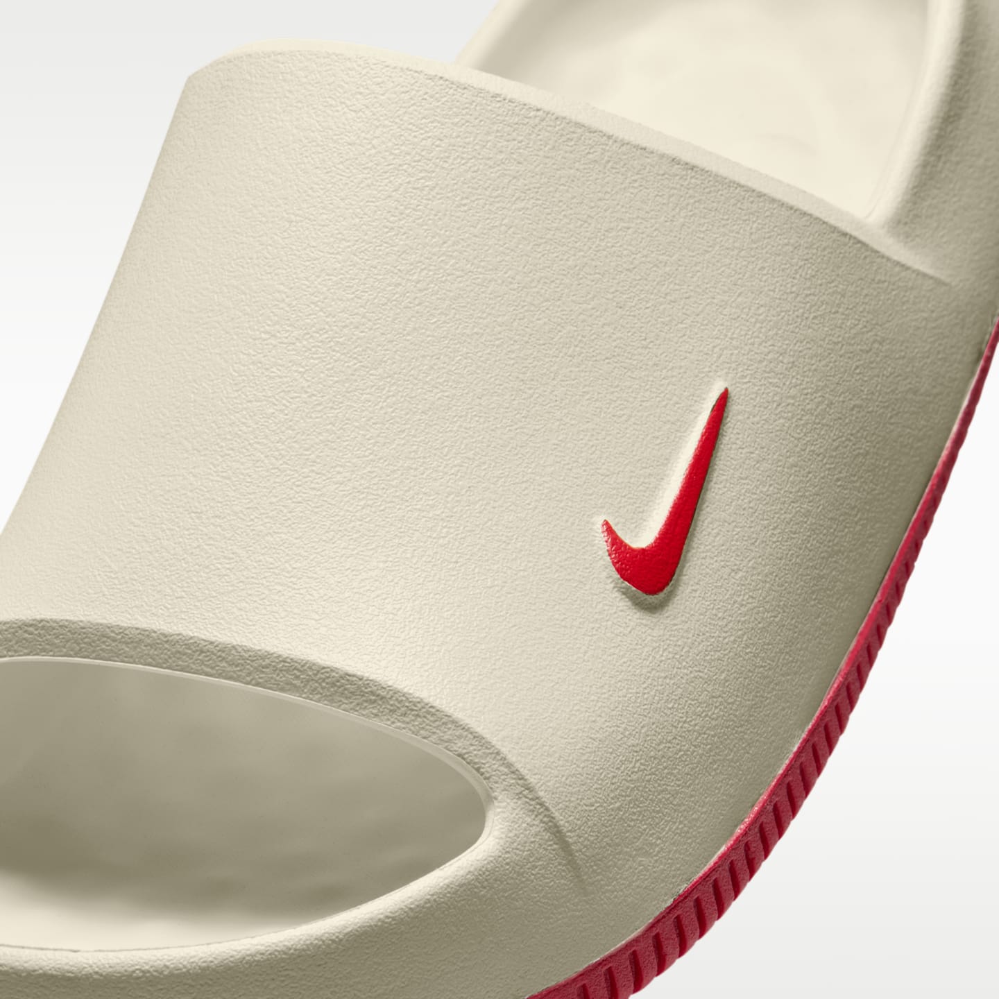 Мужские сандалии Nike Calm (Tampa Bay Buccaneers) NFL, цвет: Молочный / Оловянный — фото 6