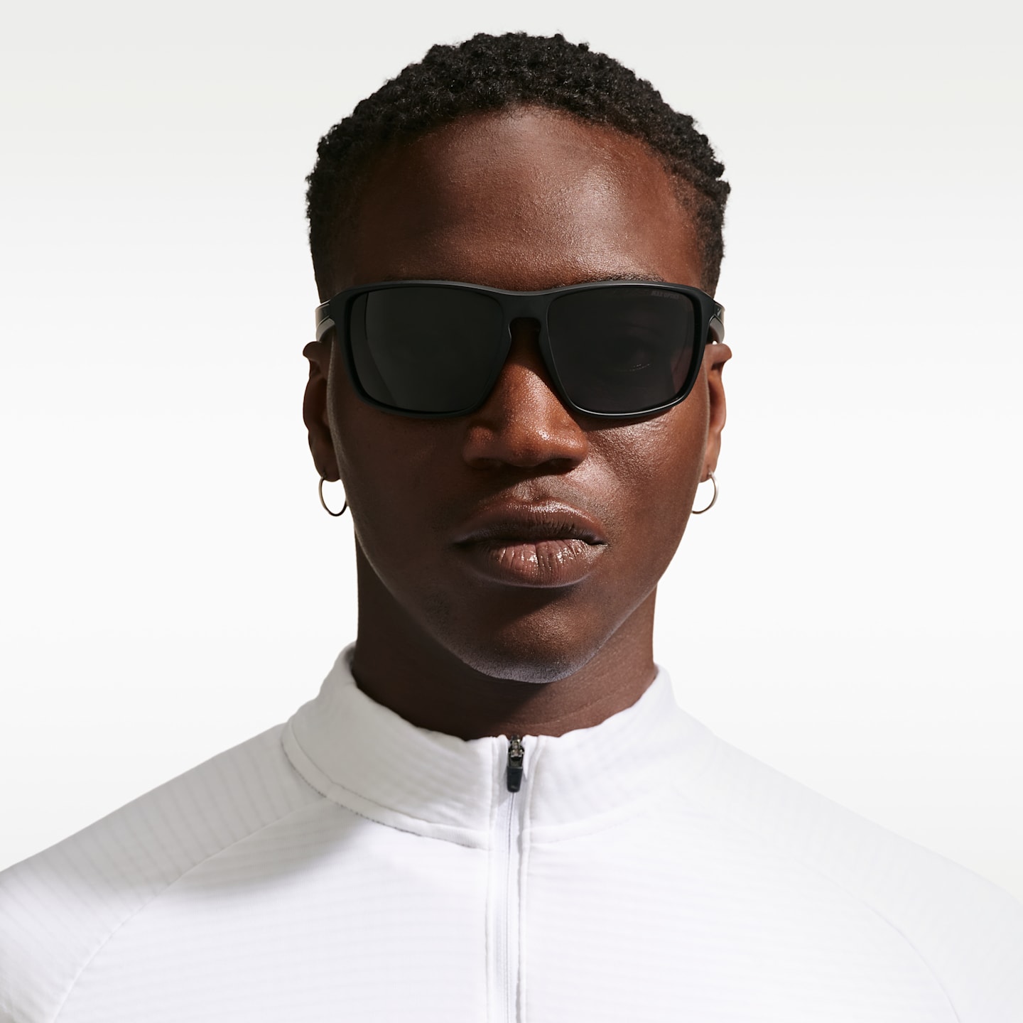 Мужские солнцезащитные очки Nike Premier Zone Polarized, цвет: Чёрный / Серый — фото 1
