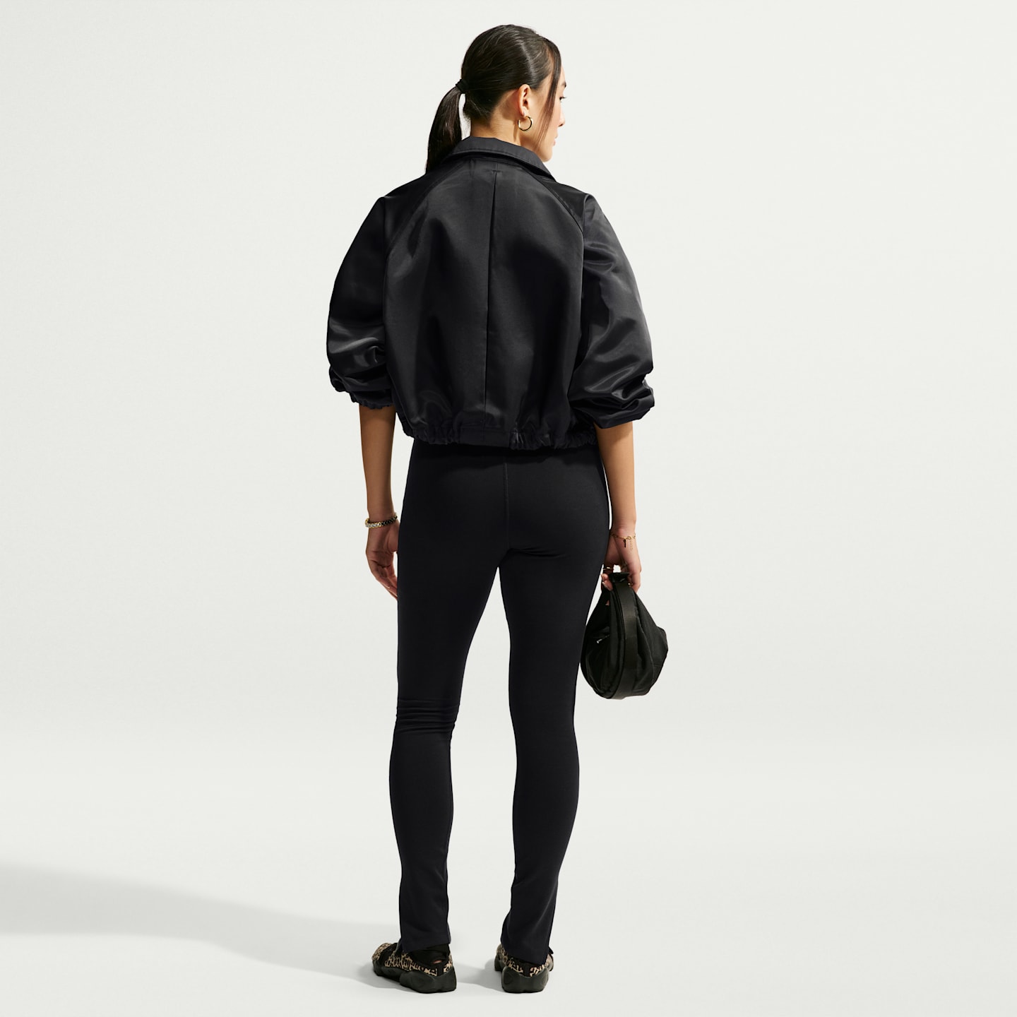 Женские трикотажные леггинсы Nike Sportswear Chill Knit с высокой талией и открытым низом, цвет: Чёрный / Белый — фото 5