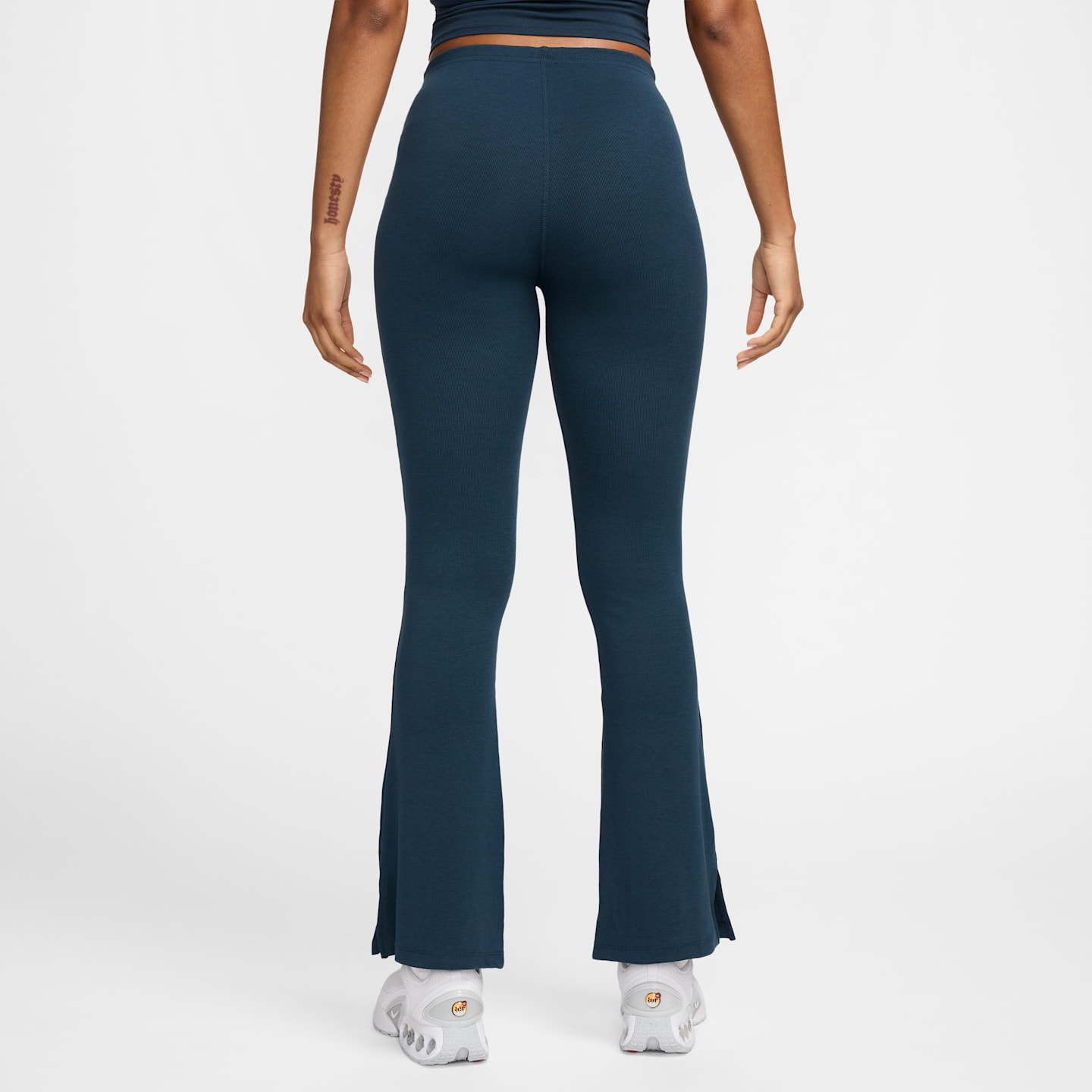 Женские облегающие расклешённые леггинсы Nike Sportswear Chill Knit в мини-рубчик, цвет: Тёмно-синий / Молочный — фото 2