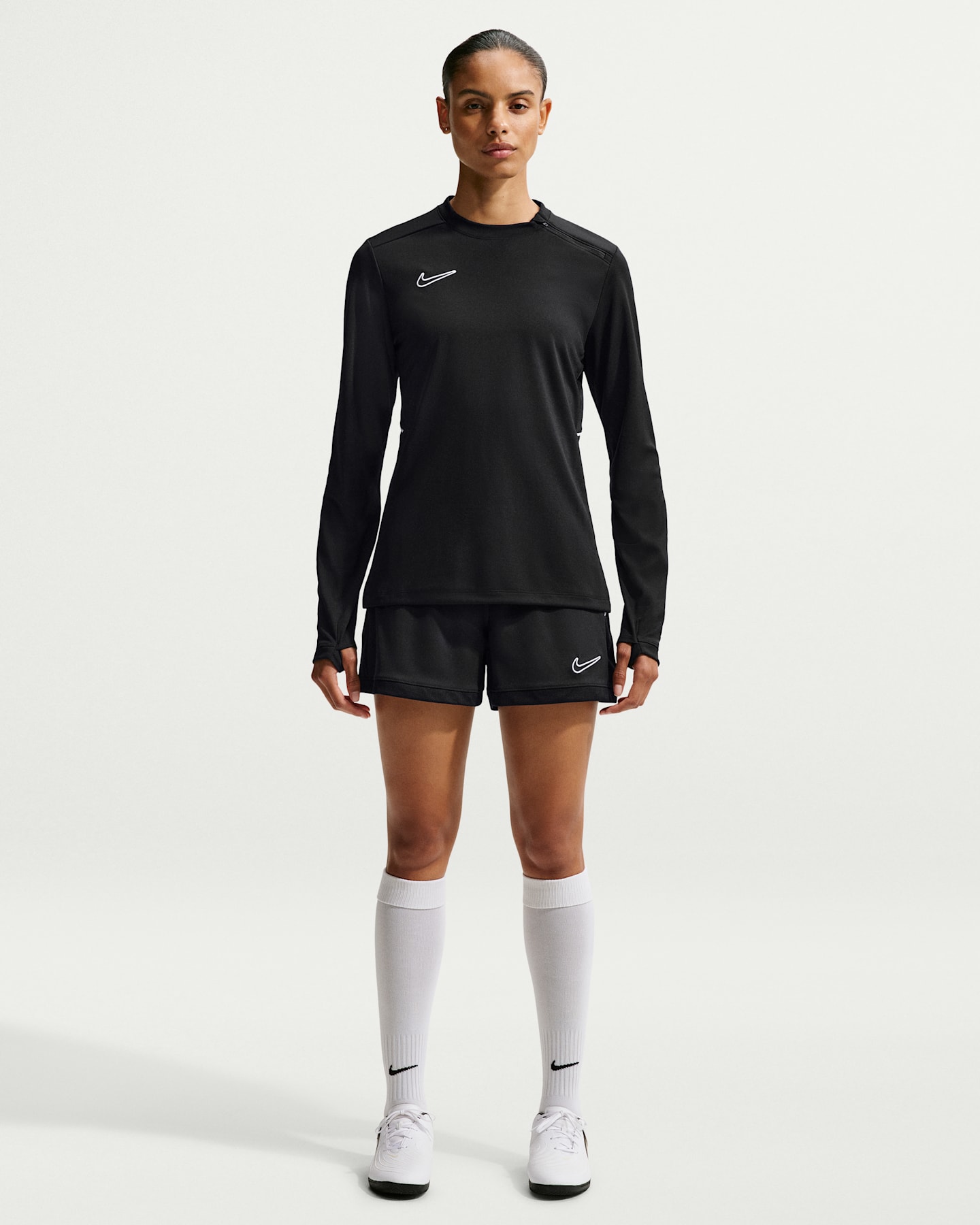 Женские футбольные шорты 4" Nike Academy Dri-FIT, цвет: Чёрный / Белый — фото 6