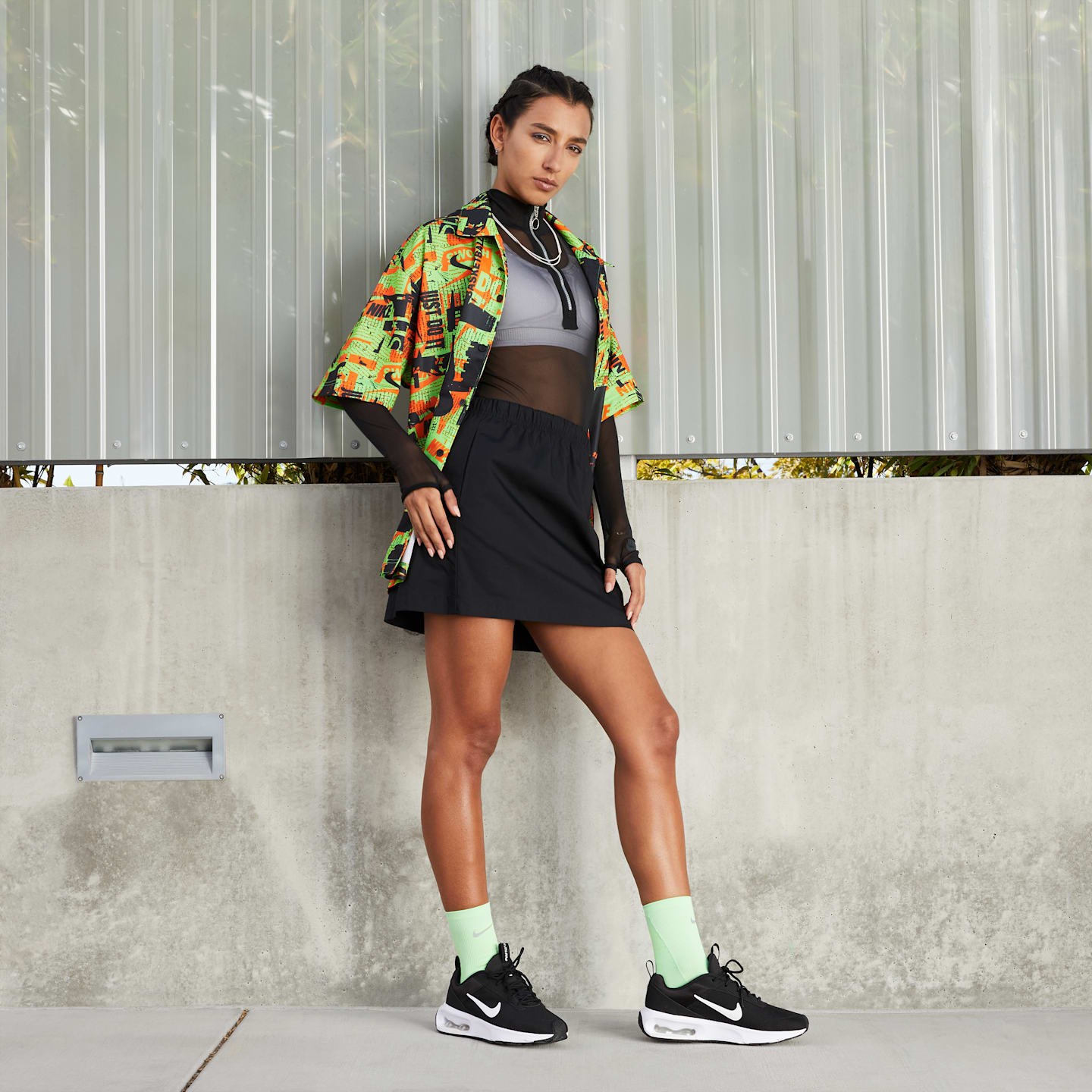 Женские кроссовки Nike Air Max Intrlk Lite, цвет: Чёрный / Белый — фото 2