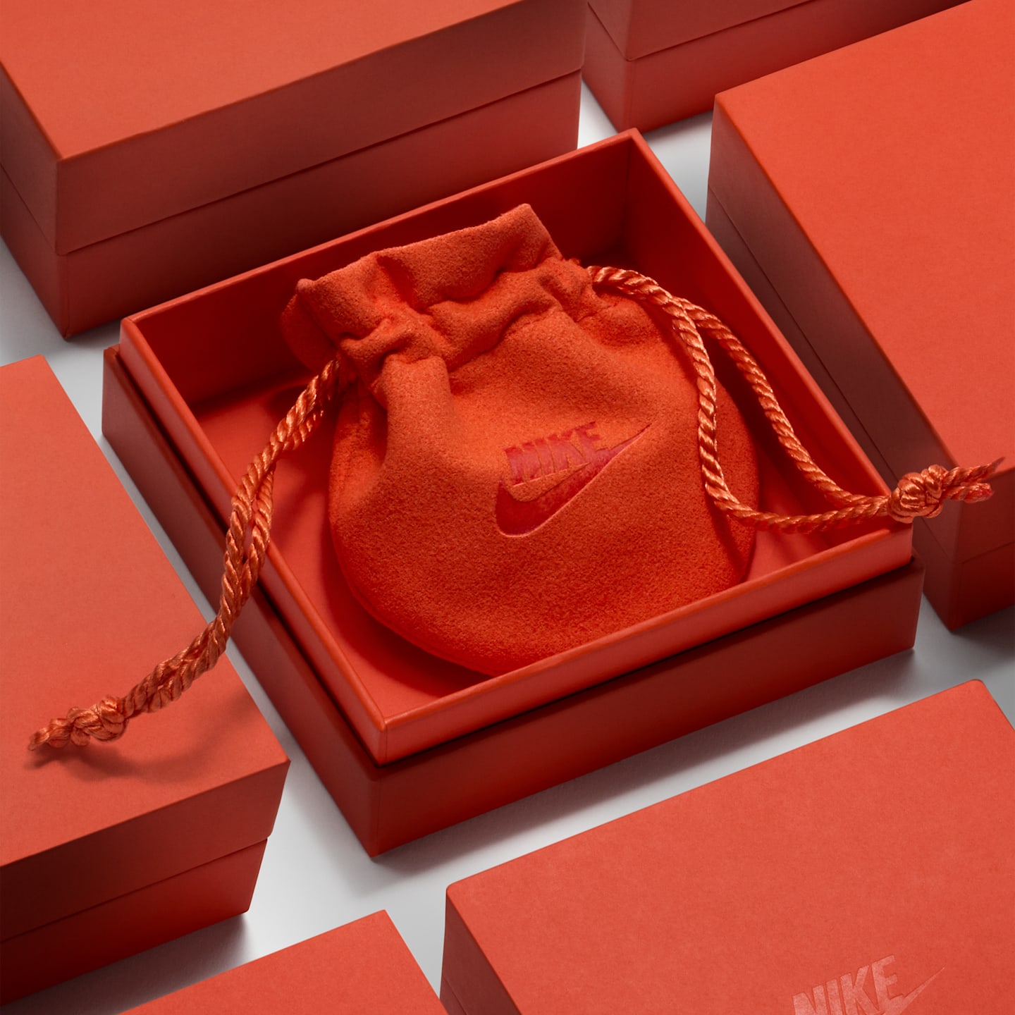 Серьги-кольца Nike Swoosh, цвет: Золотой — фото 4