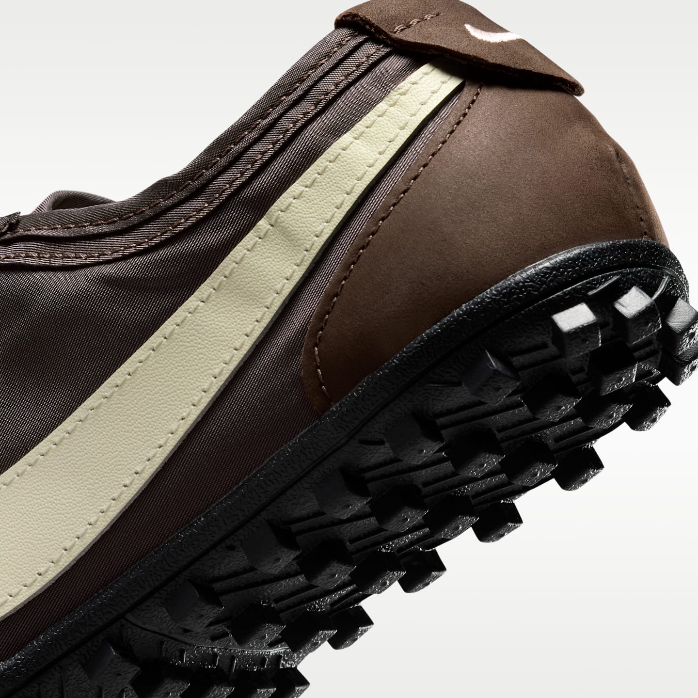 Женские кроссовки Nike Moon Shoe OG, цвет: Коричневый / Чёрный — фото 8