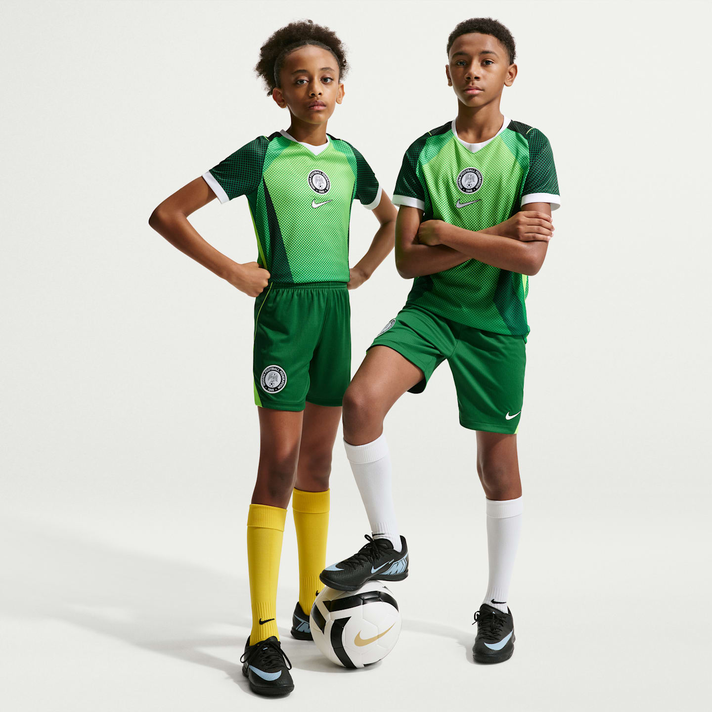 Детские футбольные шорты-реплика Nike Dri-FIT Nigeria 2026 Stadium Home, цвет: Сосновый зелёный / Зелёный