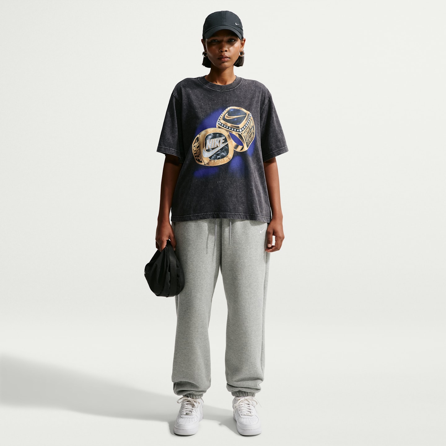 Женская футболка Nike Sportswear Classic Boxy, цвет: Чёрный — фото 4