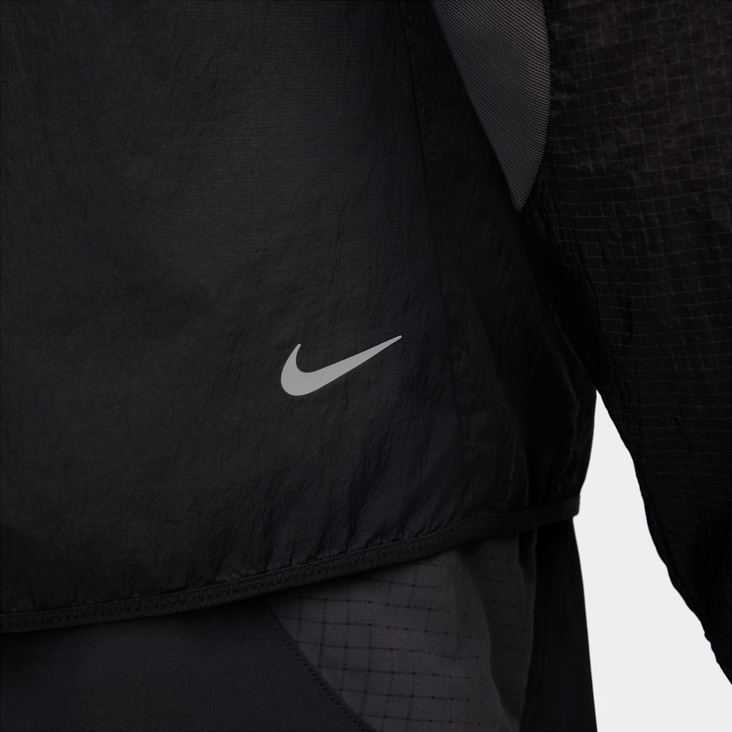 Мужская беговая куртка Nike ACG Trail Aireez, цвет: Чёрный / Антрацитовый — фото 9