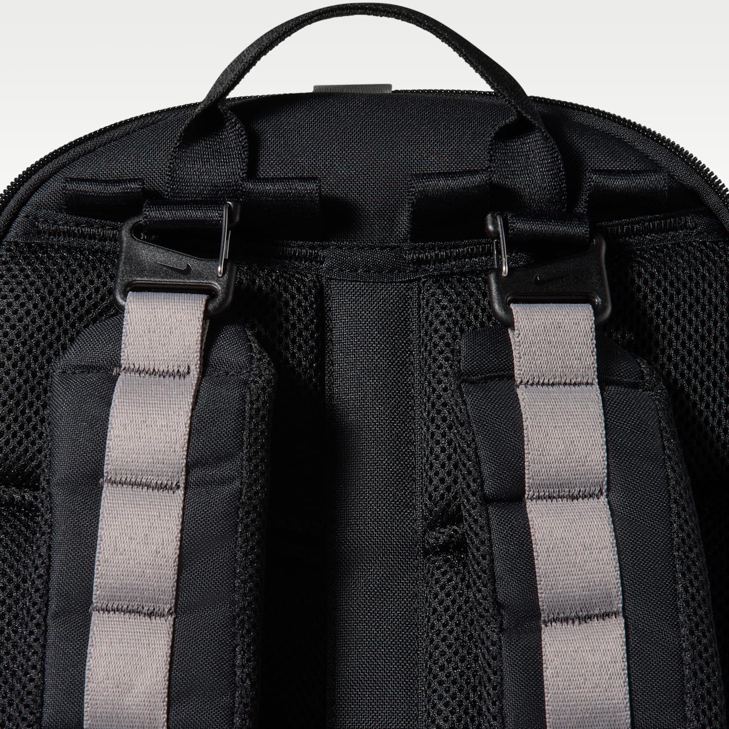 Рюкзак Nike ACG Daymax (25L), цвет: Чёрный / Серый — фото 12