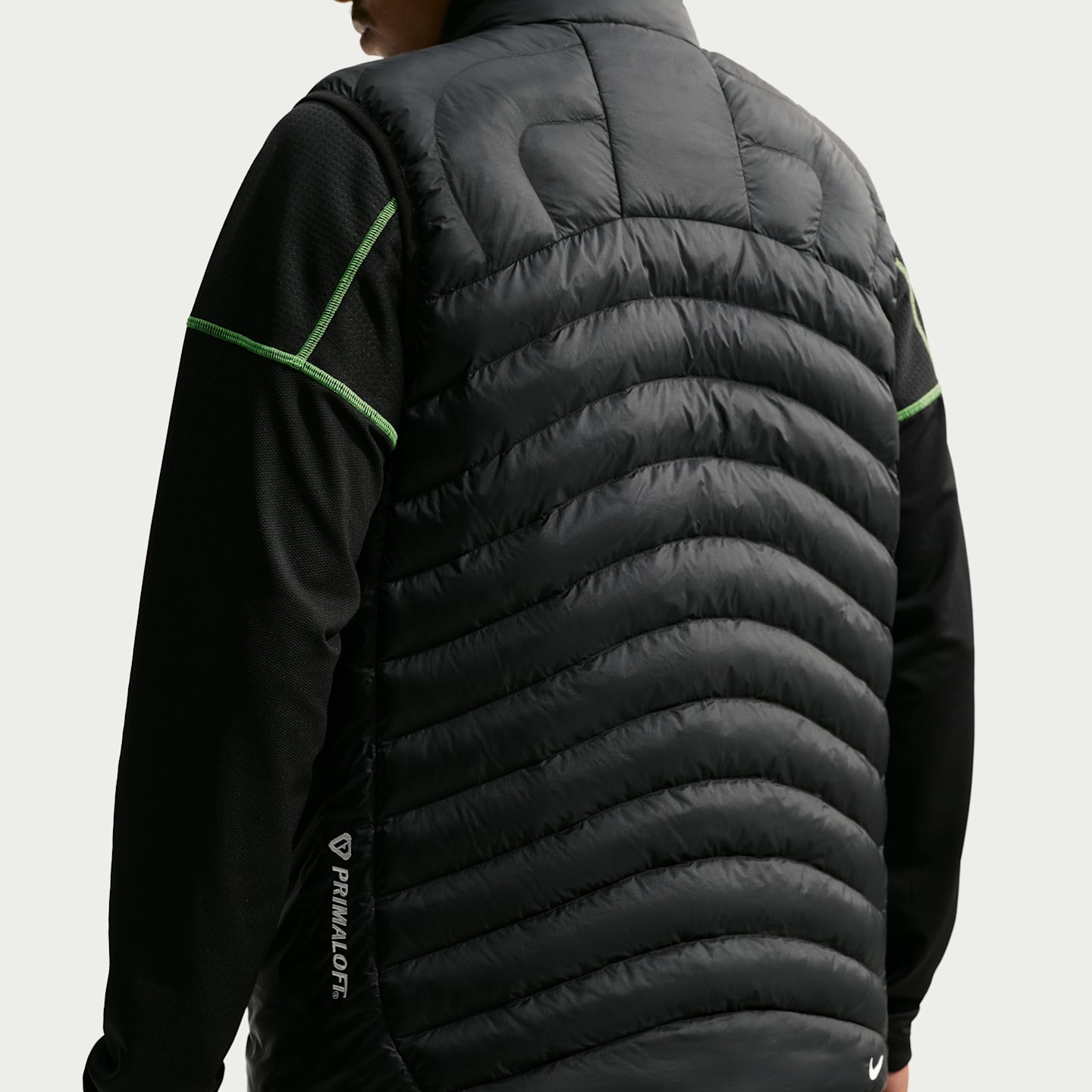 Мужской жилет Nike ACG Lava Flow Therma-FIT ADV Vest, цвет: Чёрный / Снежный белый — фото 2