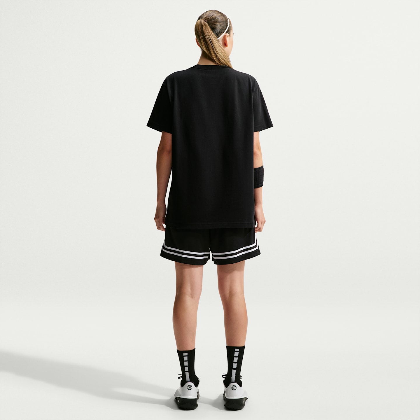 Женская баскетбольная футболка Nike Classic, цвет: Чёрный — фото 5