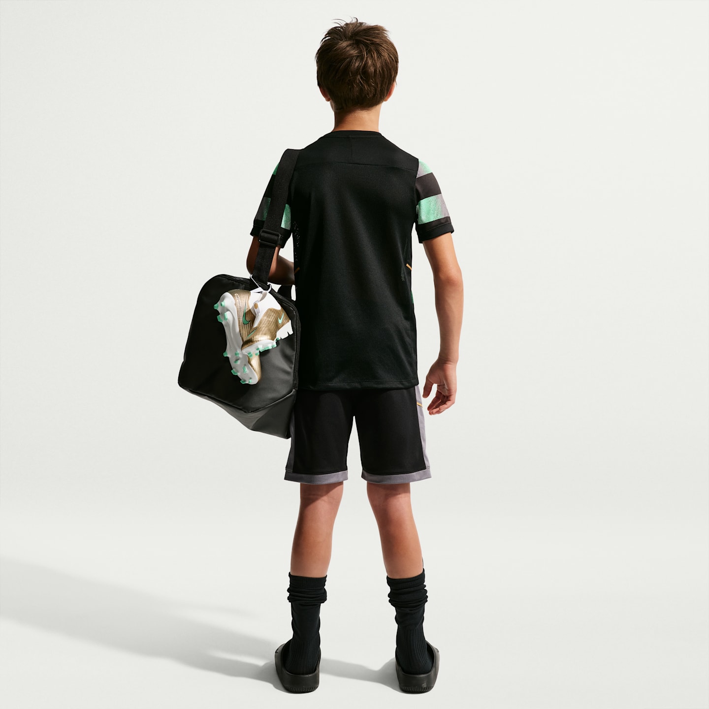 Детские футбольные шорты Nike Kylian Mbappé Academy Dri-FIT, цвет: Чёрный / Дымчатый серый — фото 6