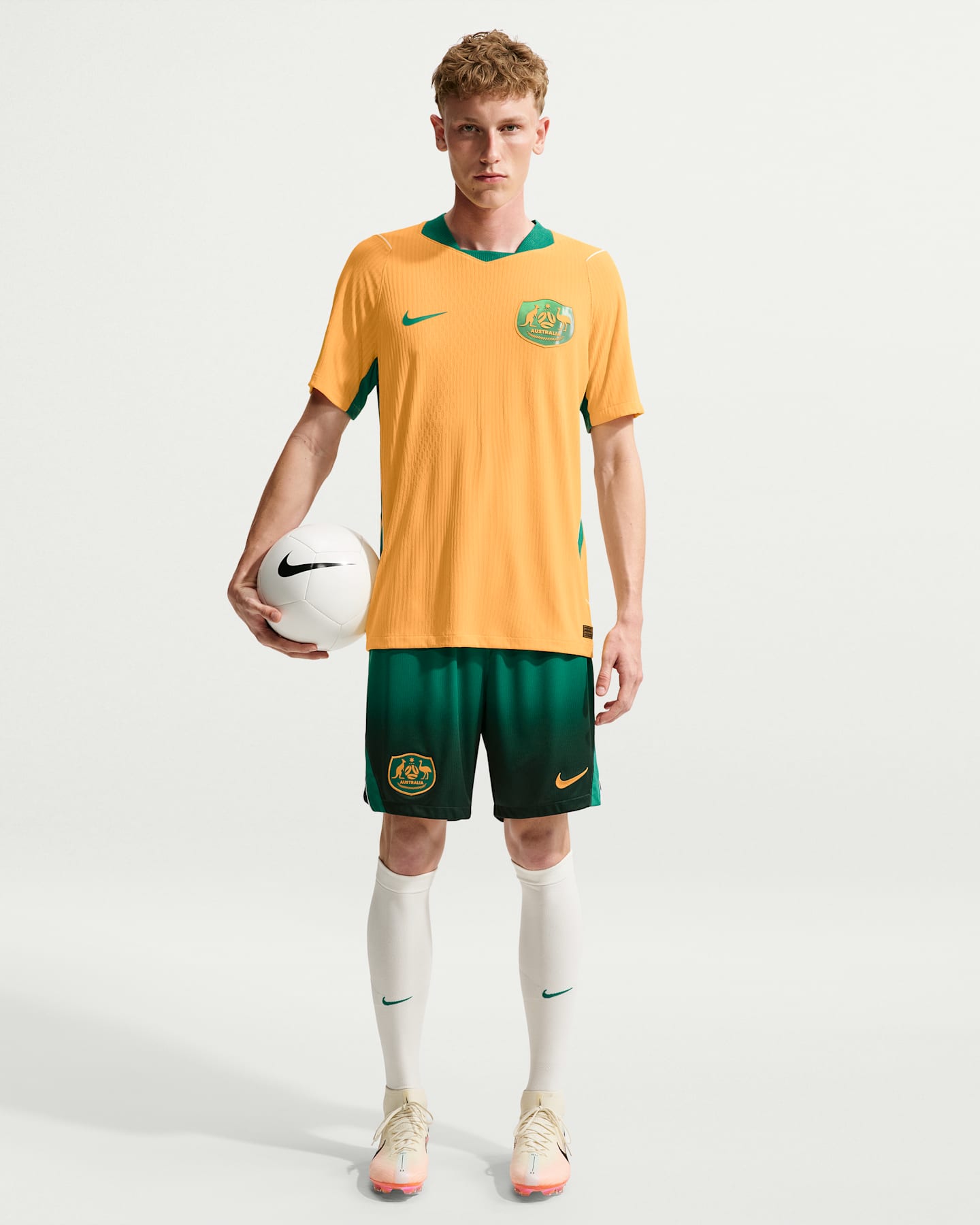 Мужские футбольные шорты Nike Australia 2026 Stadium Home Dri-FIT Replica, цвет: Зелёный / Молочный — фото 6