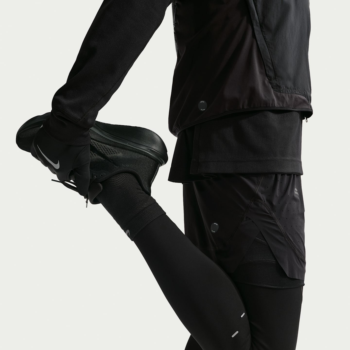 Мужские шорты NikeLab Running 5" 2-in-1 Shorts, цвет: Чёрный — фото 4