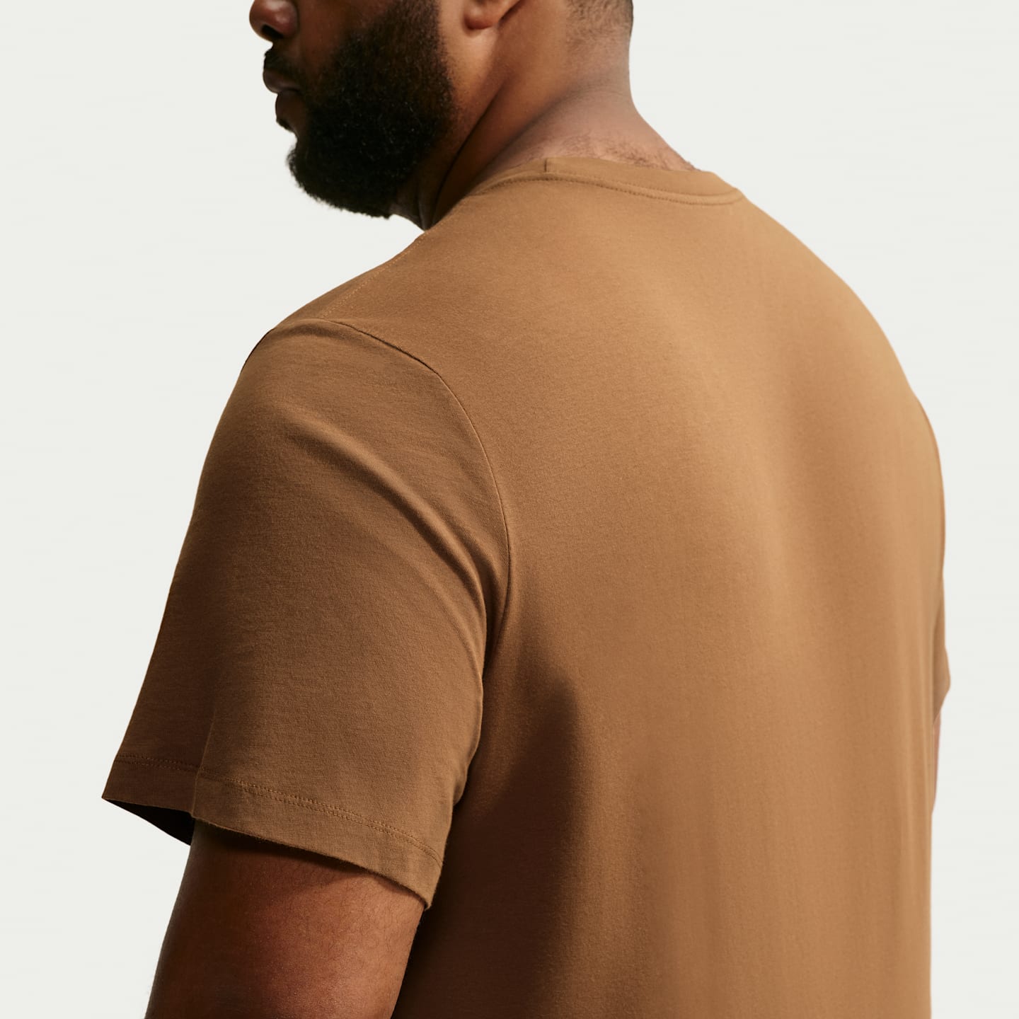 Мужская футболка Nike Sportswear, цвет: Коричневый, вариант 1 — фото 7