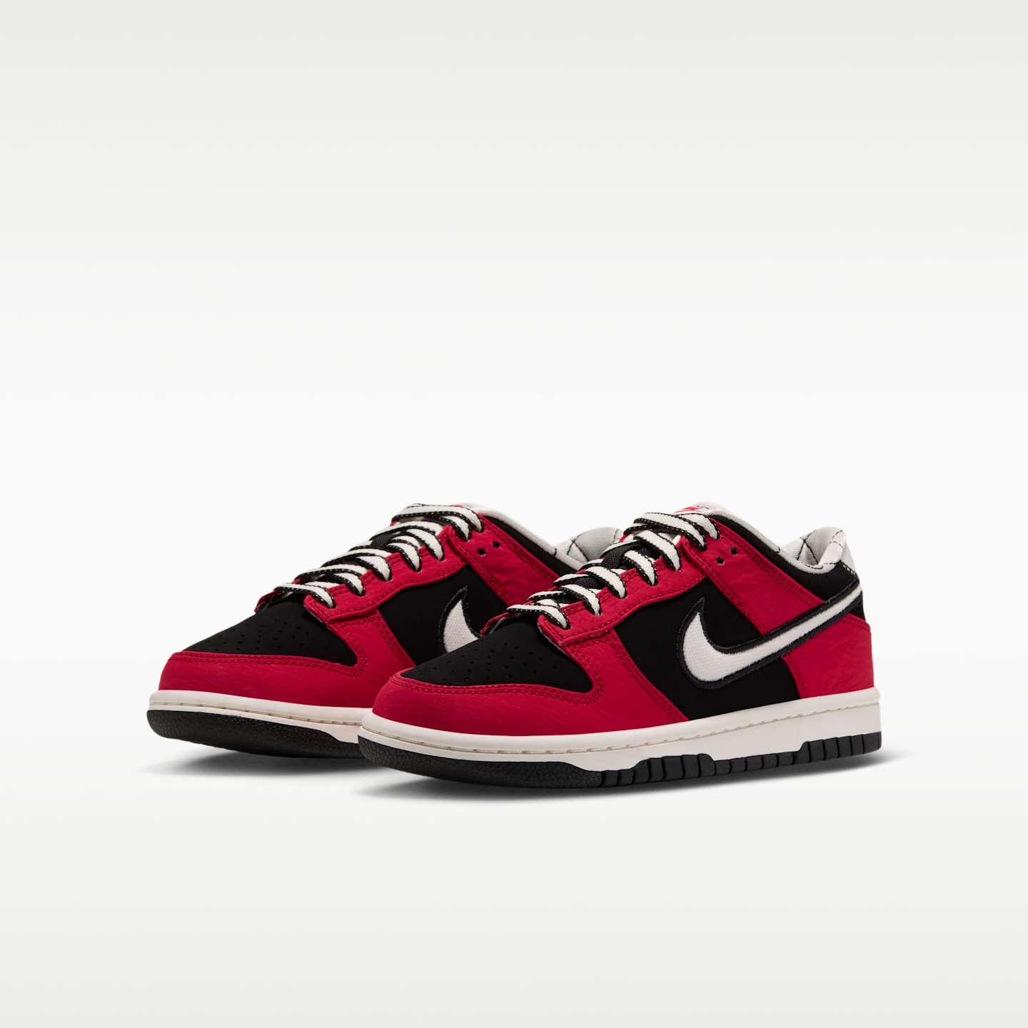 Детские кроссовки Nike Dunk Low LV8 Big Kids' Shoes, цвет: Чёрный / Красный — фото 5
