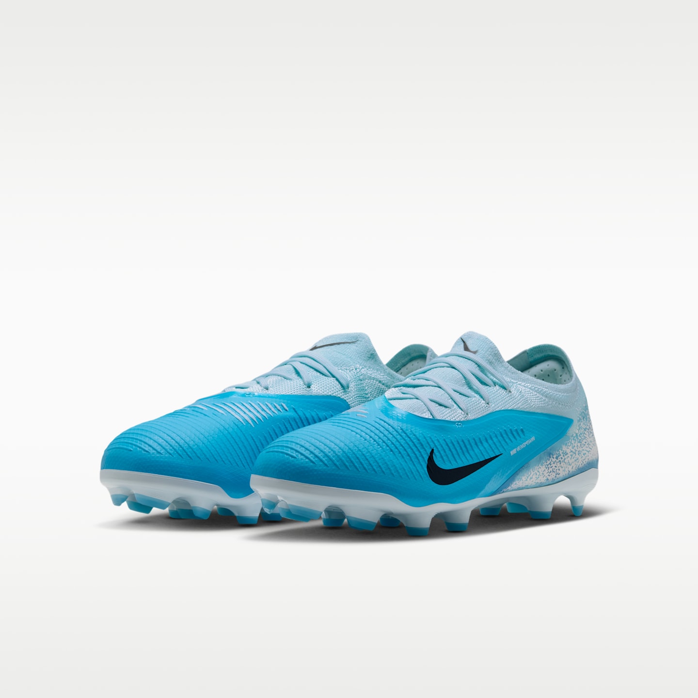 Детские бутсы Nike Jr. Phantom 6 Low Pro Multi-Ground Soccer Cleats, цвет: Синий — фото 5
