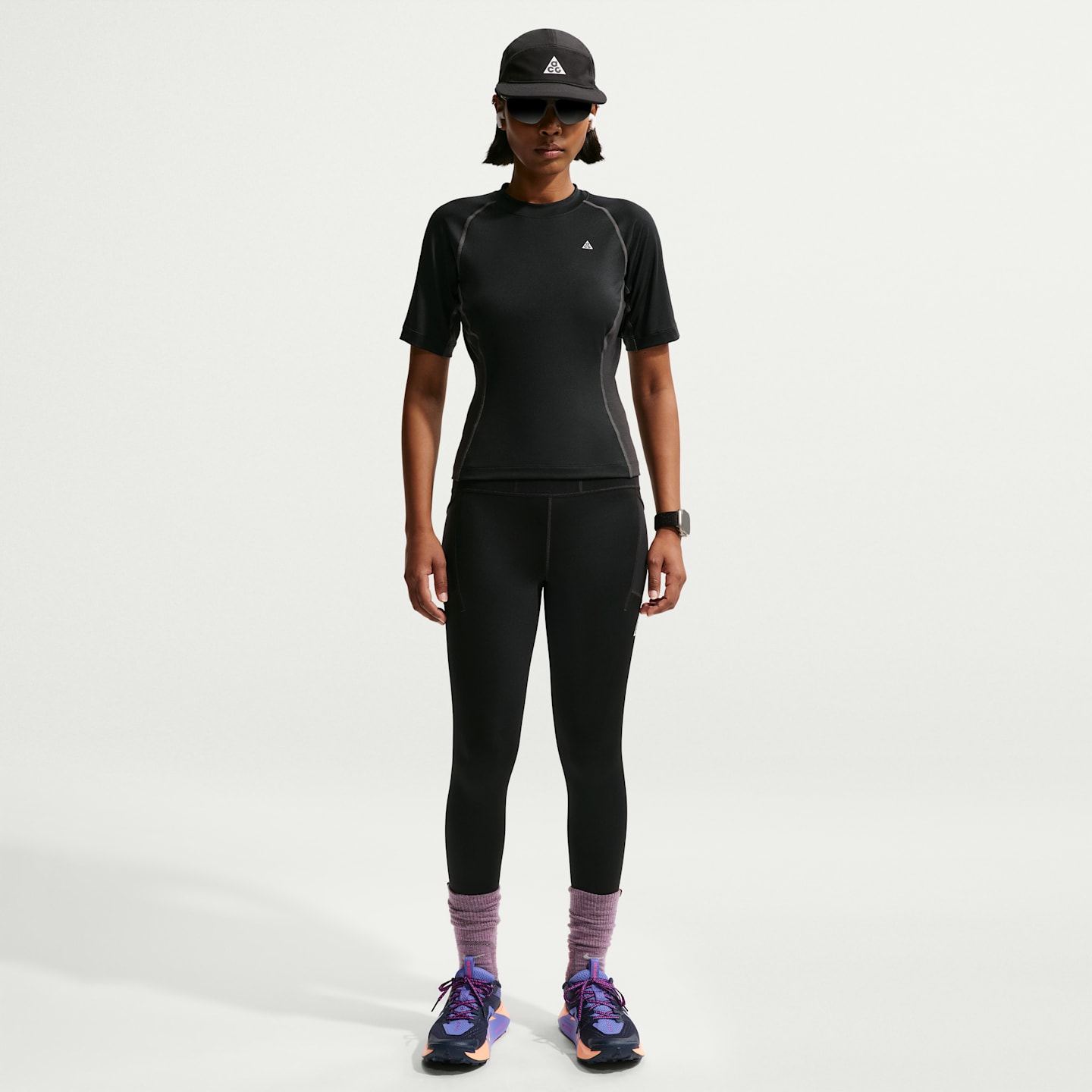 Женская термофутболка Nike ACG Wildsee Dri-FIT с коротким рукавом, цвет: Чёрный / Антрацитовый — фото 4