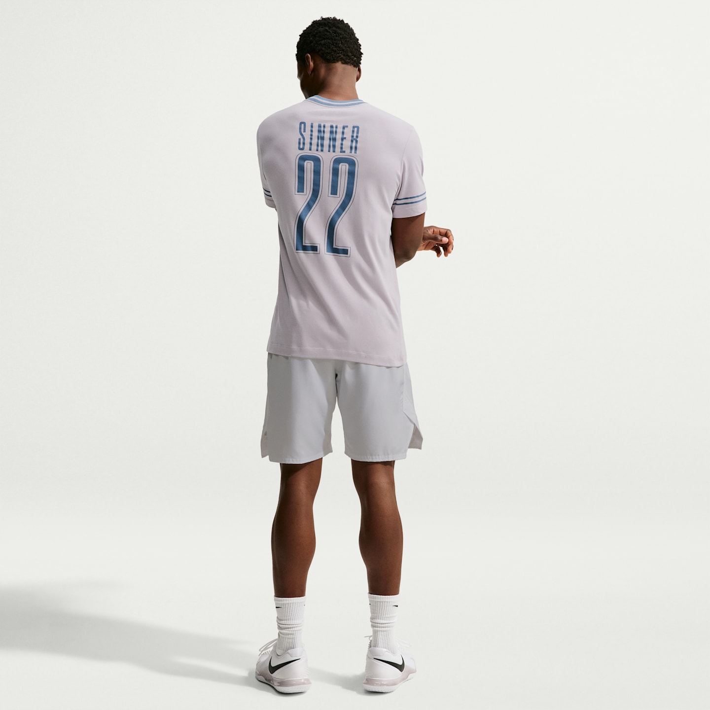 Мужская теннисная футболка Nike Jannik Sinner Dri-FIT, цвет: Серебряный сиреневый — фото 5