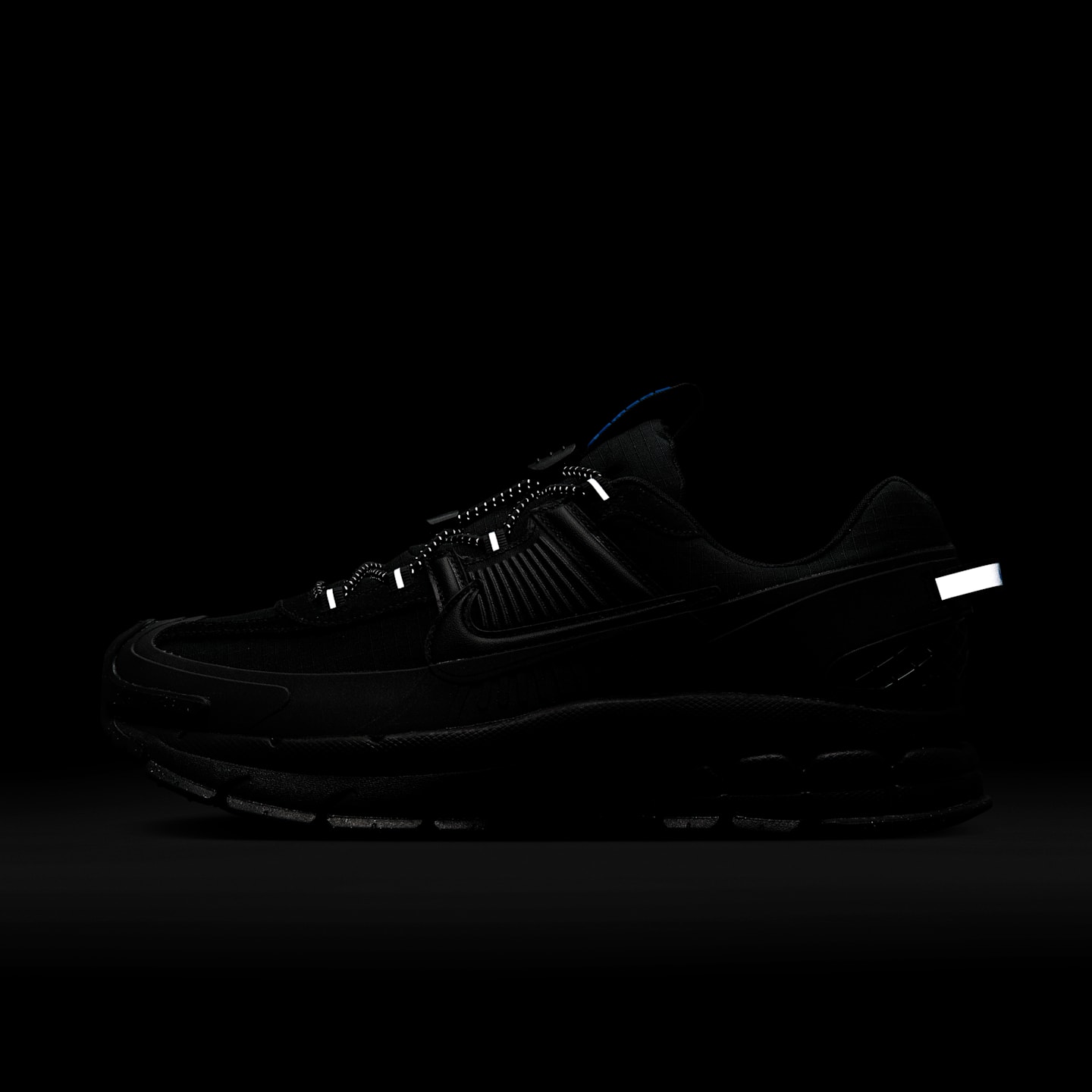 Мужские зимние кроссовки Nike Zoom Vomero Roam, цвет: Чёрный / Синий — фото 11