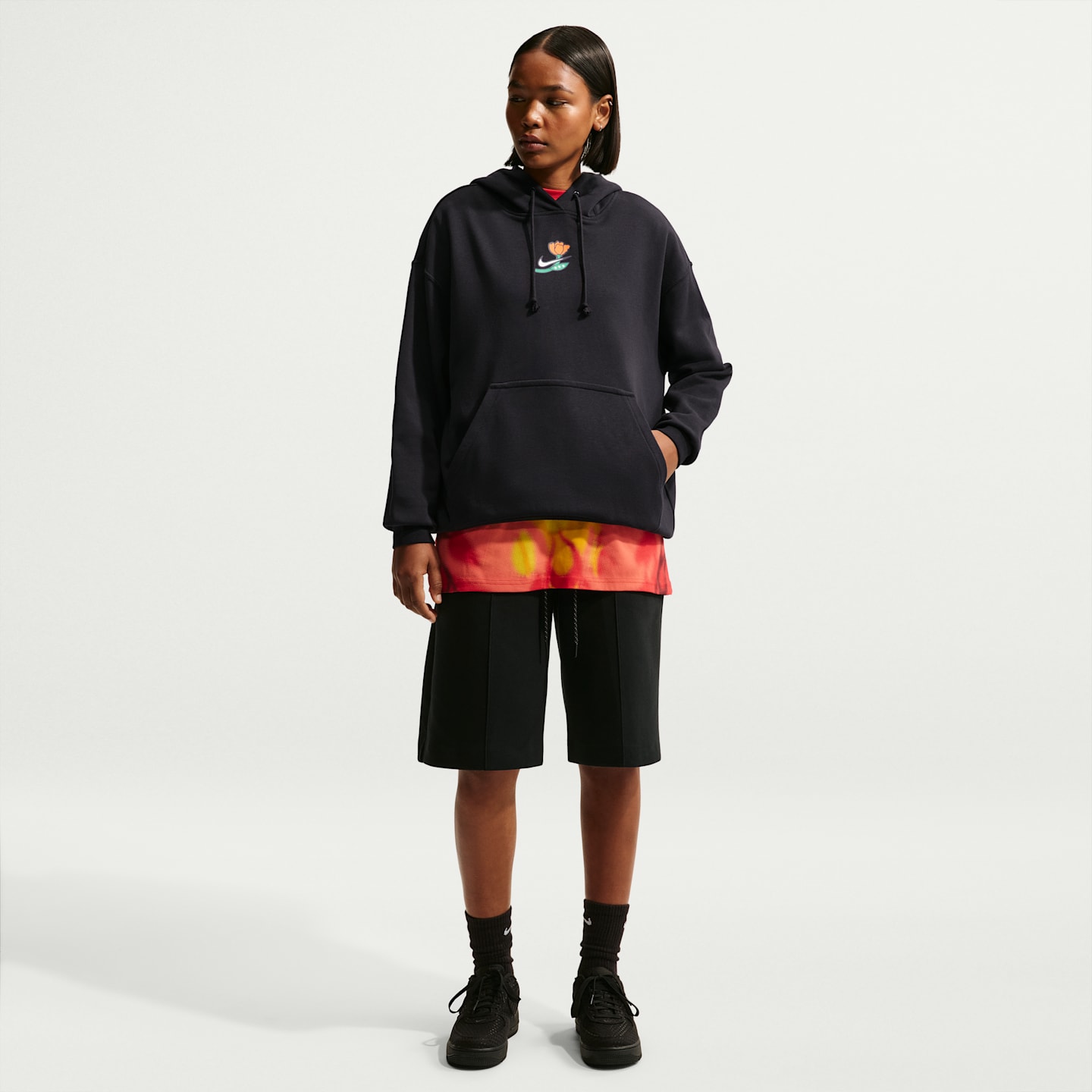 Женское баскетбольное худи-пуловер Nike Phoenix Fleece оверсайз, цвет: Чёрный — фото 4
