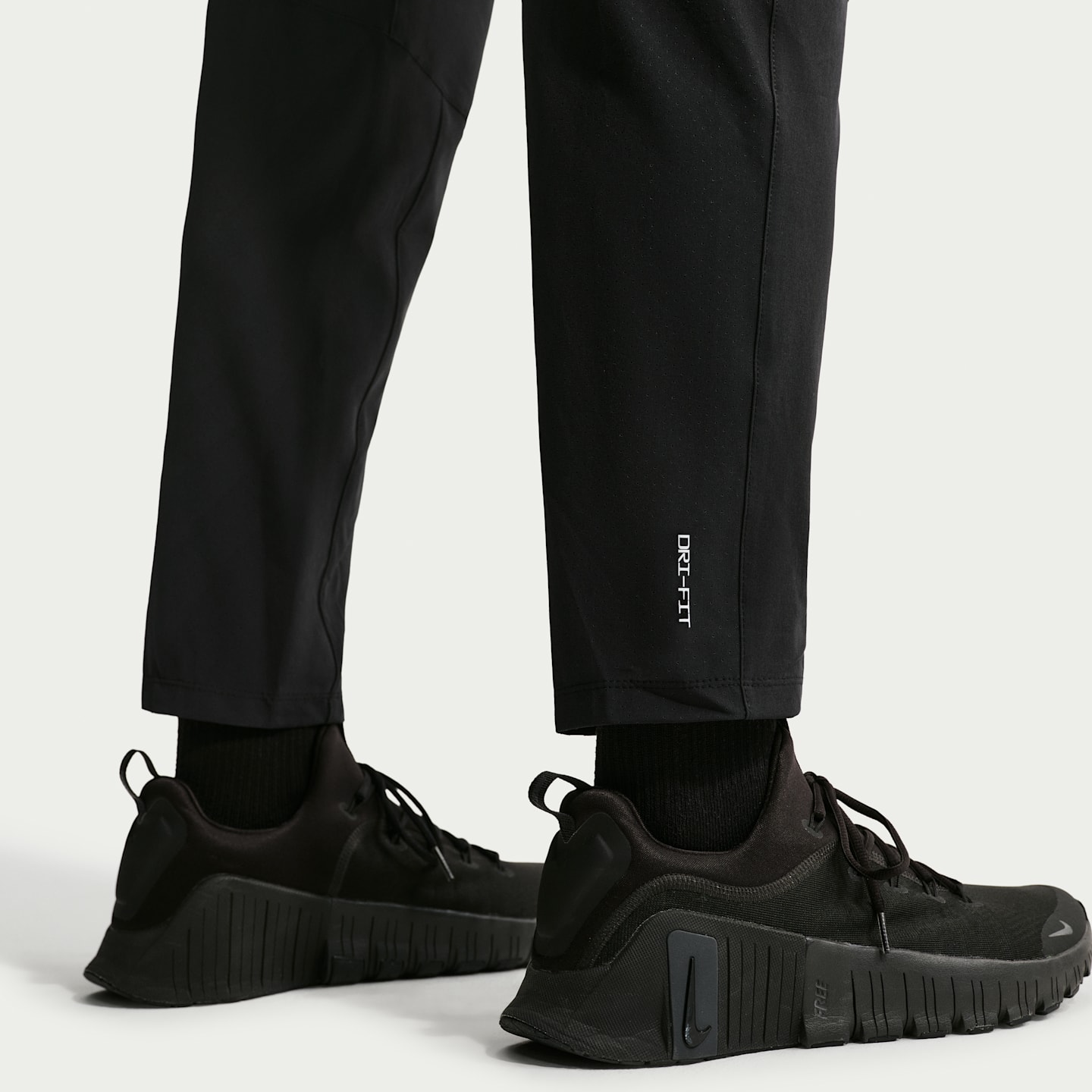 Мужские тренировочные брюки Nike Pro Dri-FIT, цвет: Чёрный / Белый — фото 6