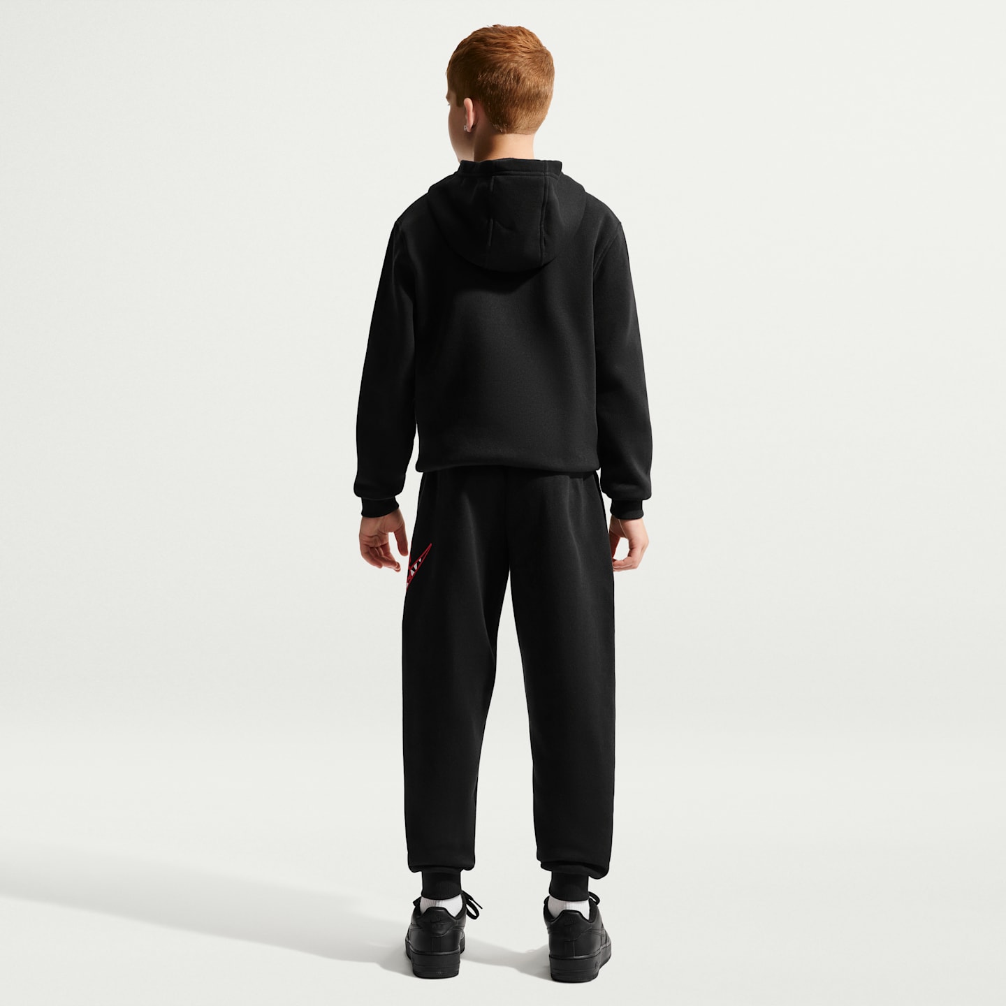 Детские флисовые джоггеры Nike Sportswear Club, цвет: Чёрный — фото 5