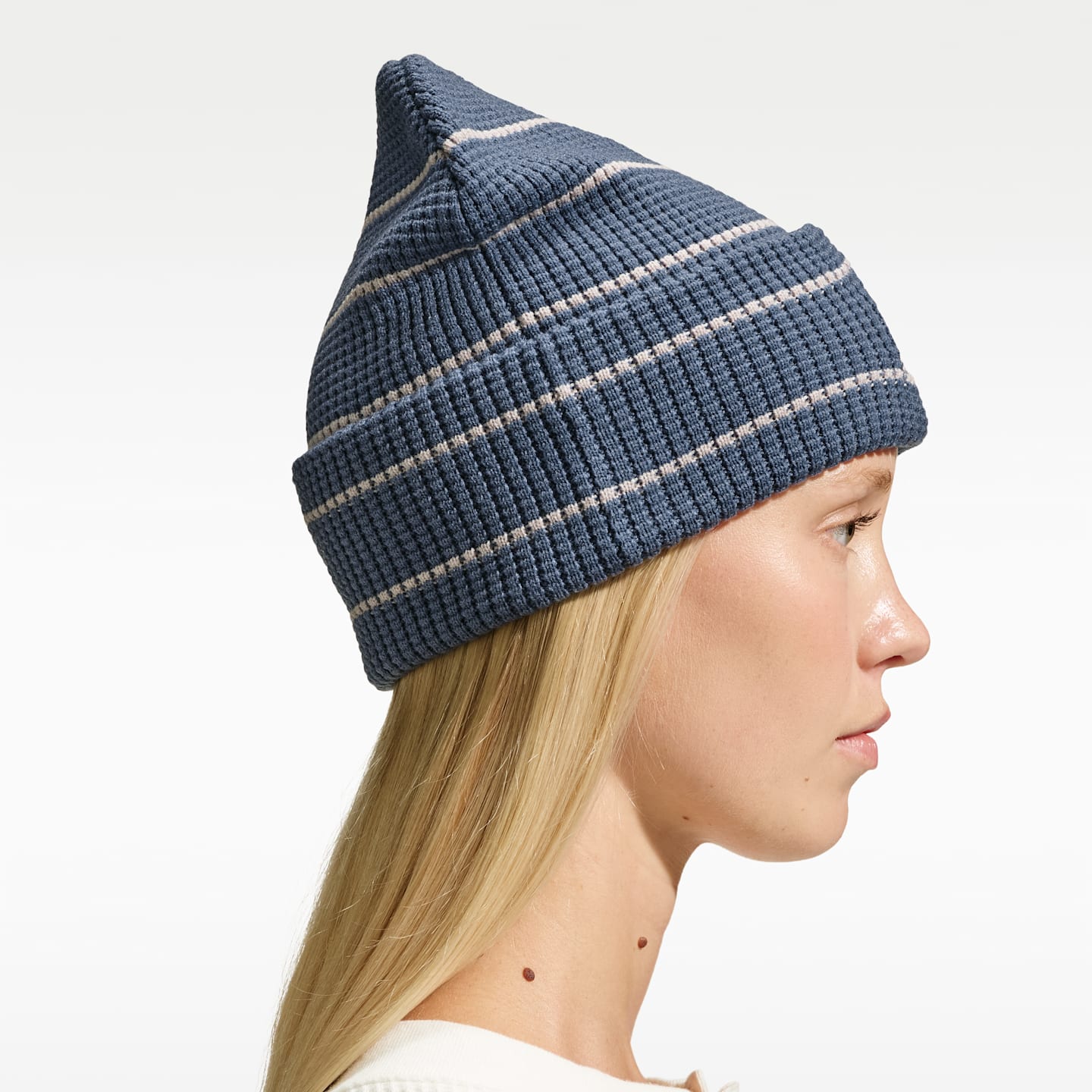 Мужская шапка Nike Peak Tall-Cuff Club Beanie, цвет: Синий — фото 4