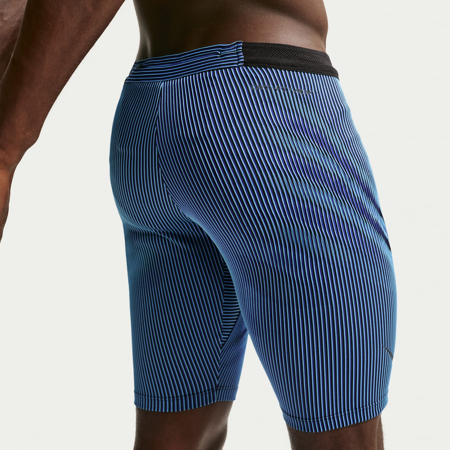Мужские беговые тайтсы до колена Nike AeroSwift Dri-FIT ADV, цвет: Синий / Чёрный — фото 3