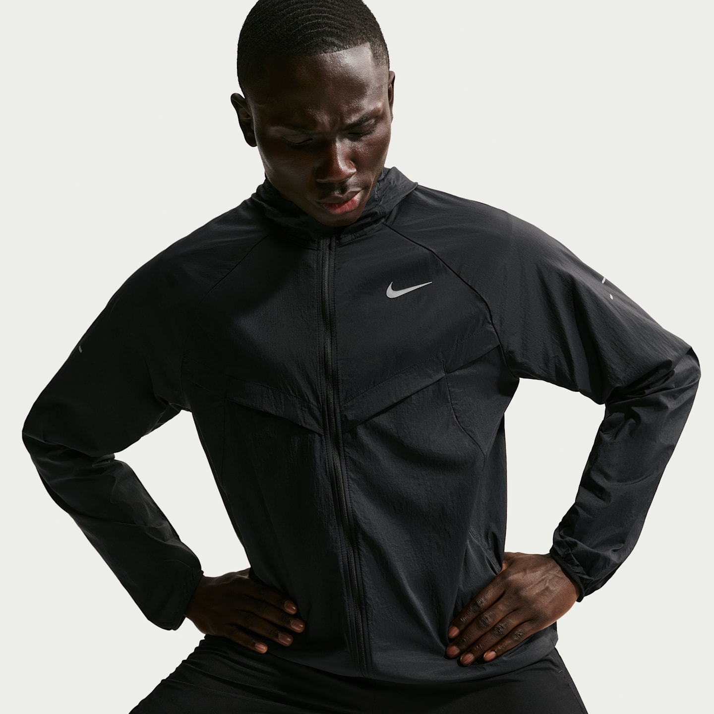 Мужская куртка Nike Stride Repel UV Running, цвет: Чёрный — фото 3