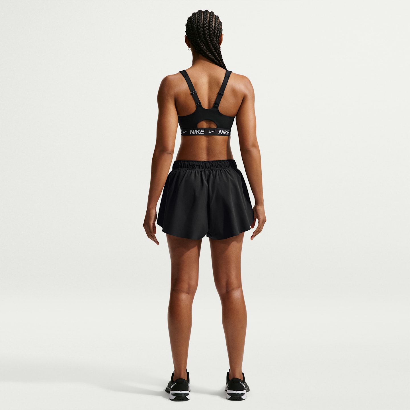 Женские шорты Nike One 3" со средней посадкой и встроенными брифами, цвет: Чёрный / Белый — фото 5
