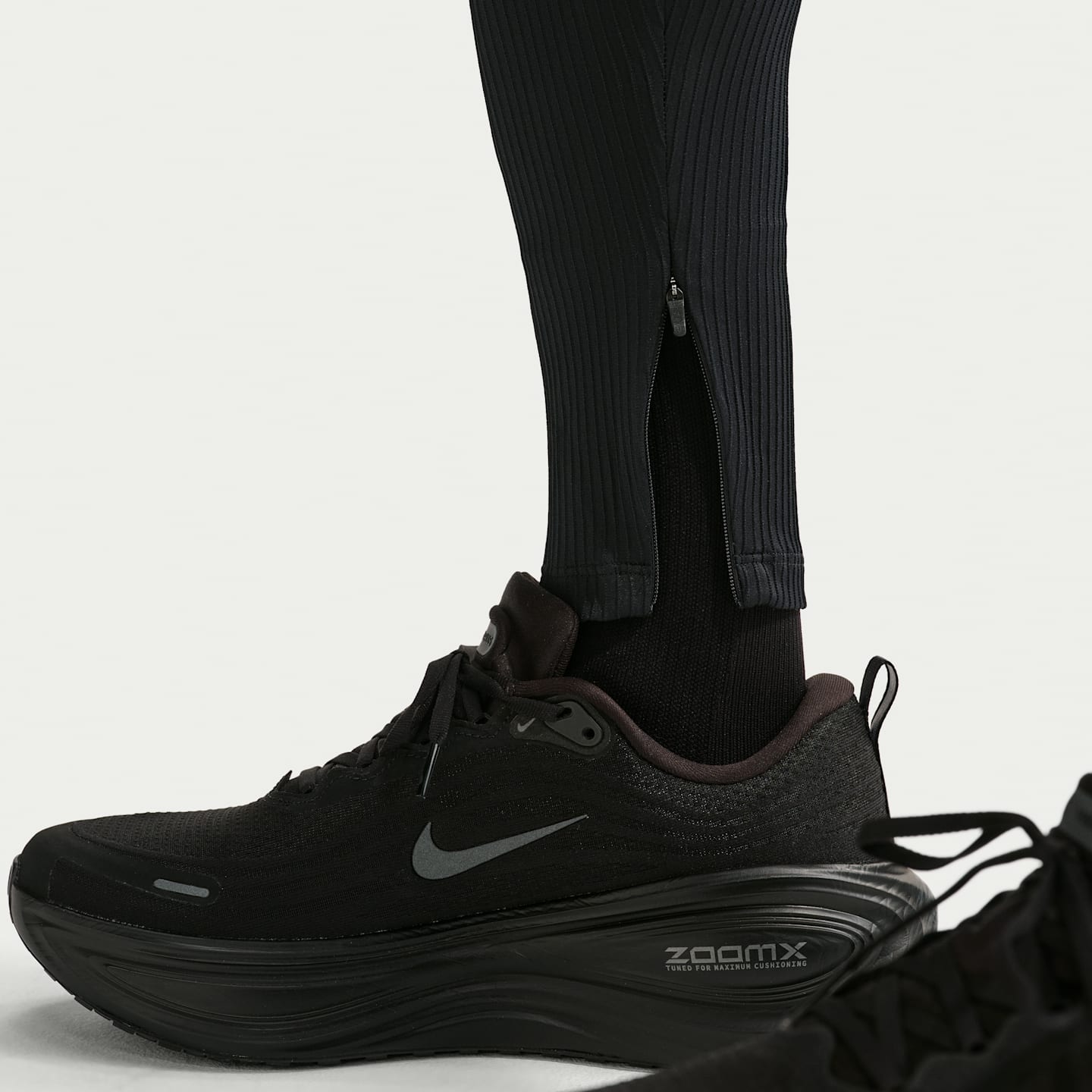 Мужские беговые тайтсы Nike AeroSwift Dri-FIT ADV, цвет: Чёрный / Снежный белый — фото 6