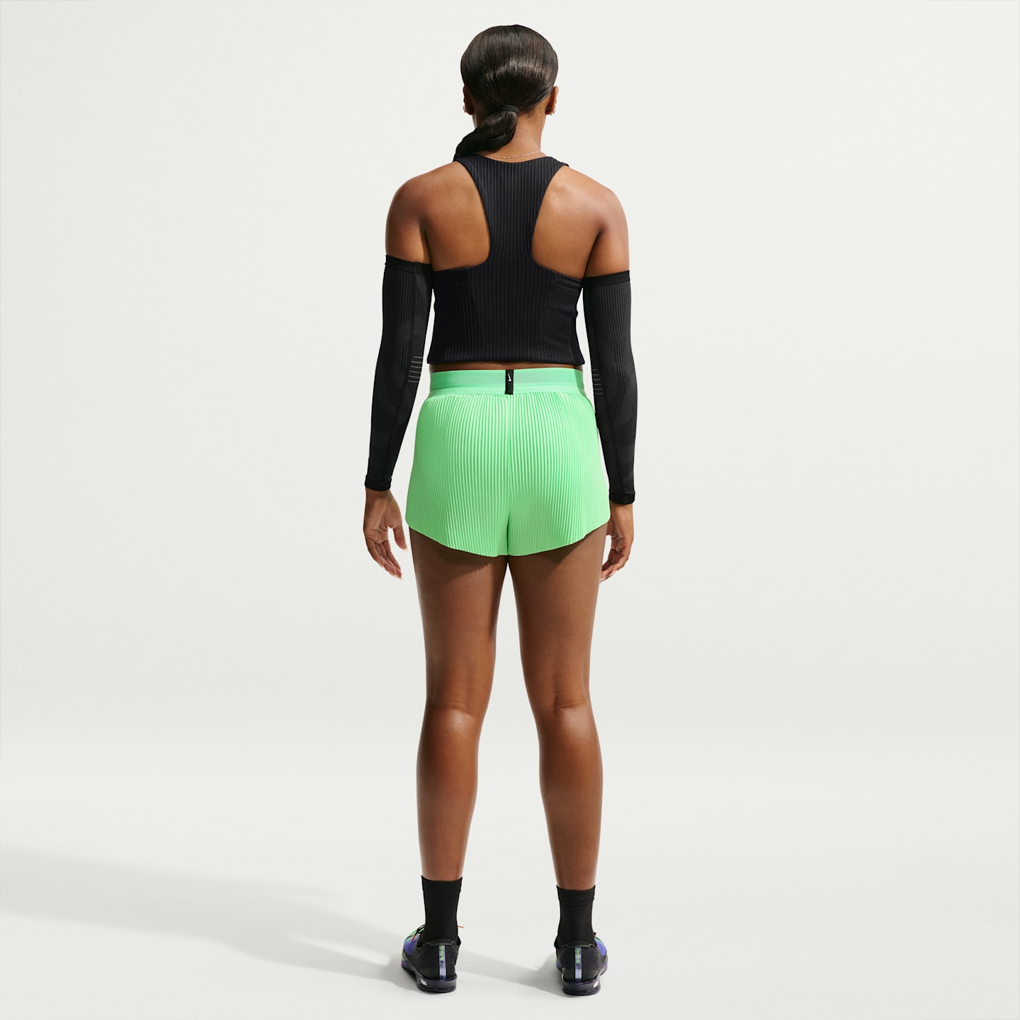 Женская укороченная беговая майка Nike AeroSwift "Keely Hodgkinson" Dri-FIT ADV, цвет: Чёрный / Белый — фото 5