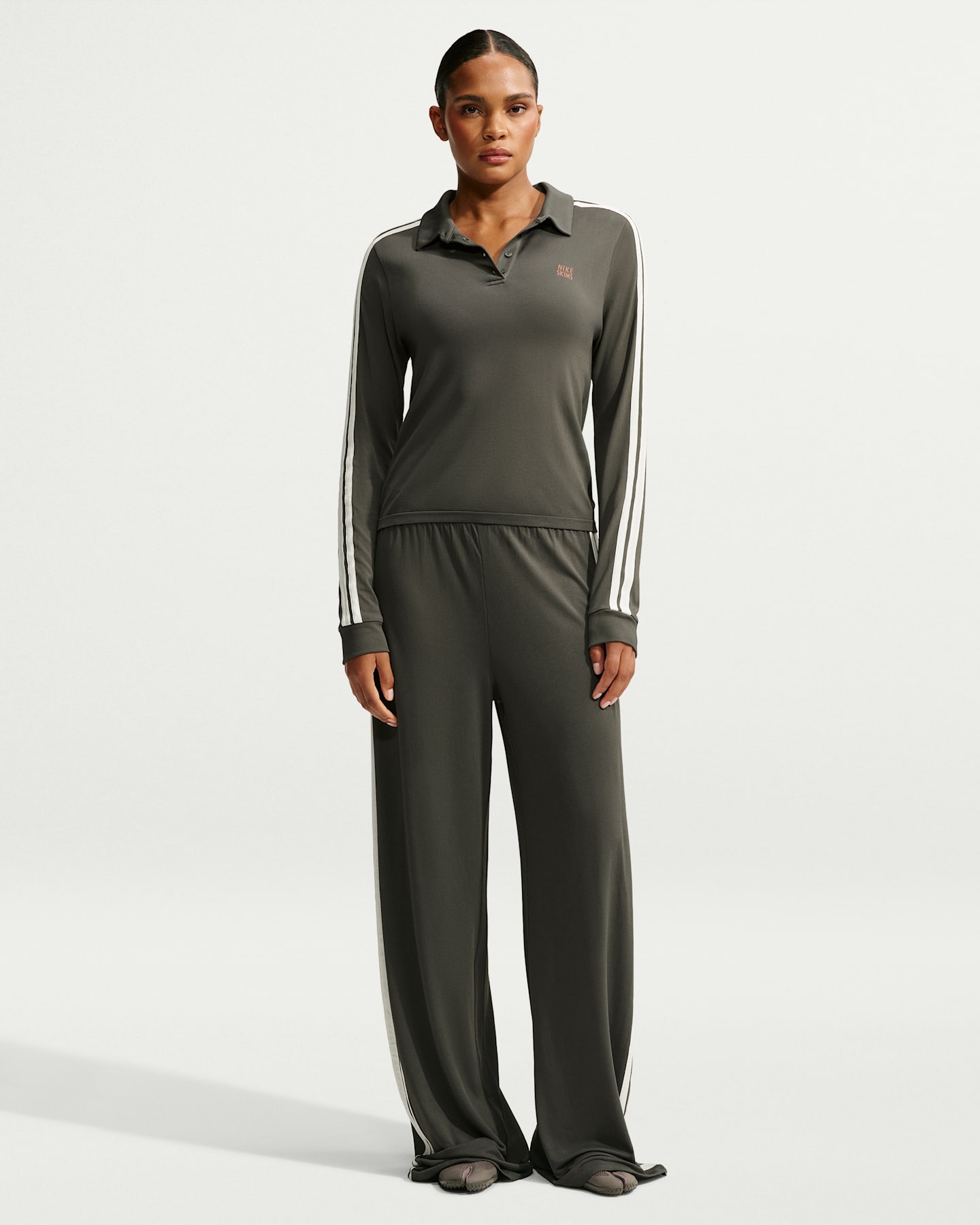 Женские брюки NikeSKIMS Stretch Knit Oversized Wide-Leg, цвет: Экрю — фото 10
