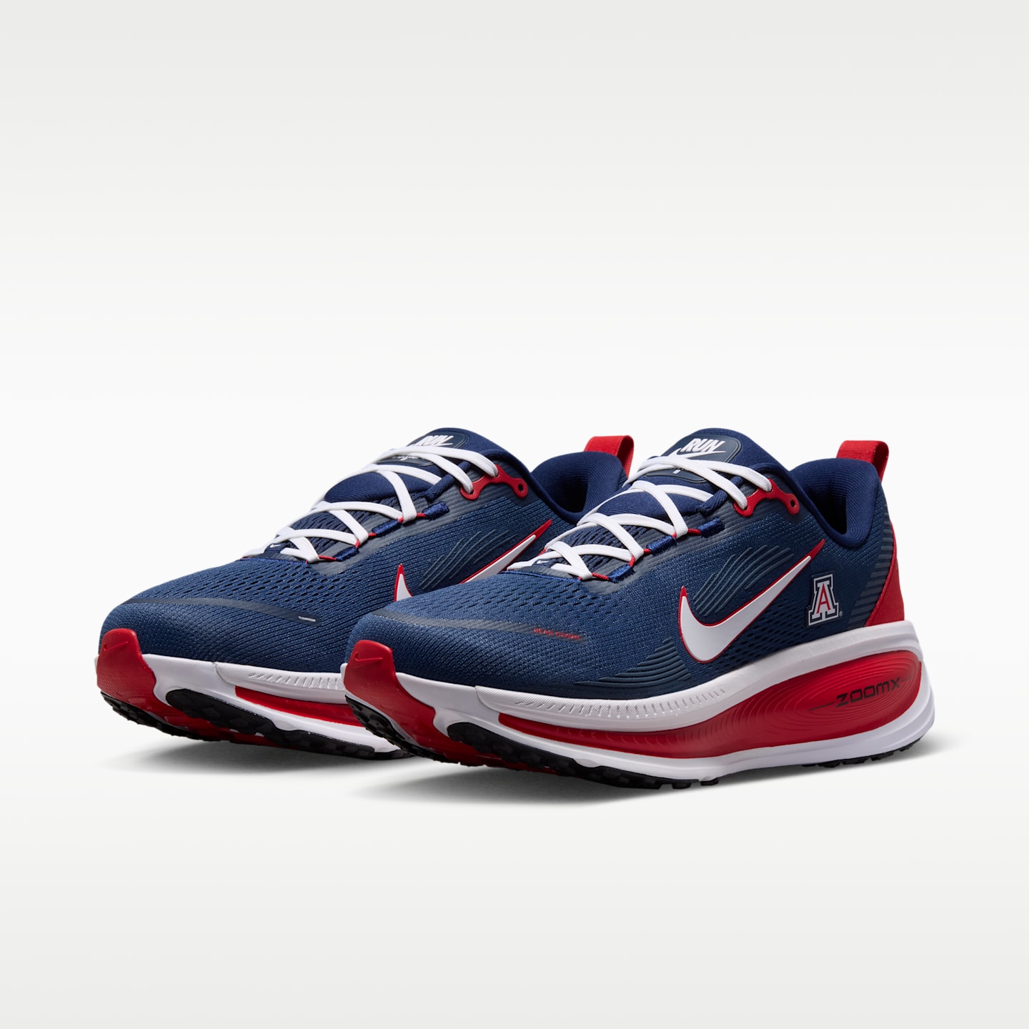 Мужские кроссовки Nike College Vomero 18 (Arizona) Road Running, цвет: Тёмно-синий / Красный — фото 5