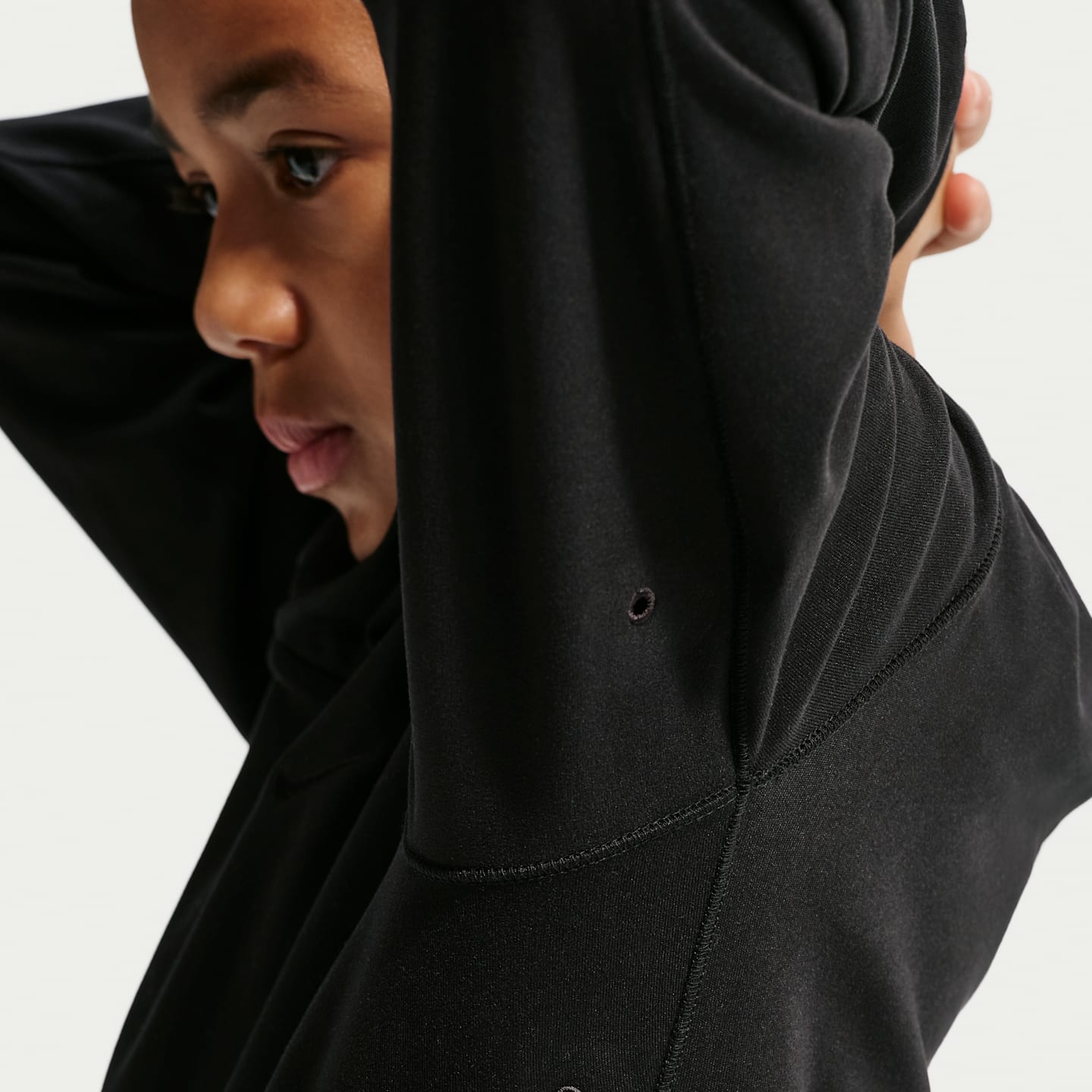 Детское худи-пуловер для мальчиков Nike Primary Nanoknit Dri-FIT с УФ-защитой, цвет: Чёрный — фото 6