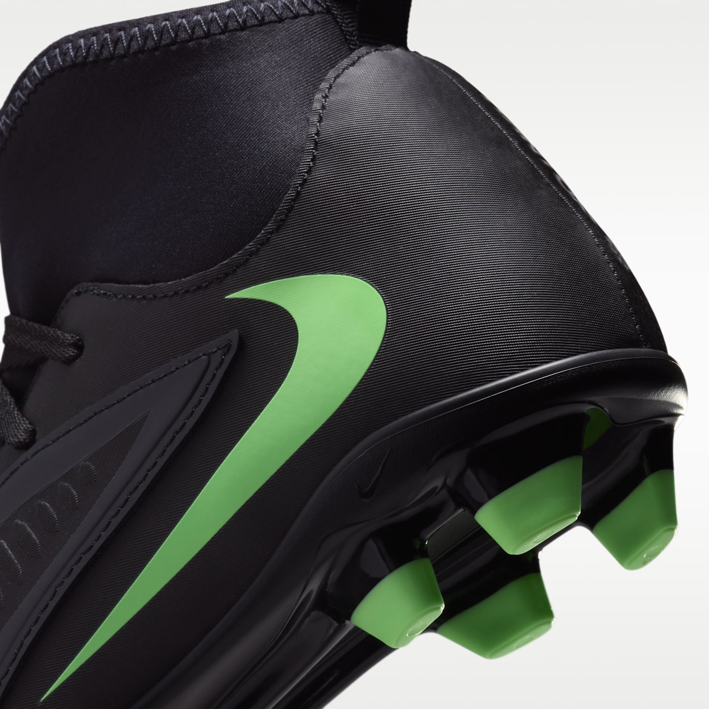 Детские бутсы Nike Jr. Phantom 6 High Club Multi-Ground Soccer Cleats, цвет: Чёрный / Зелёный — фото 9