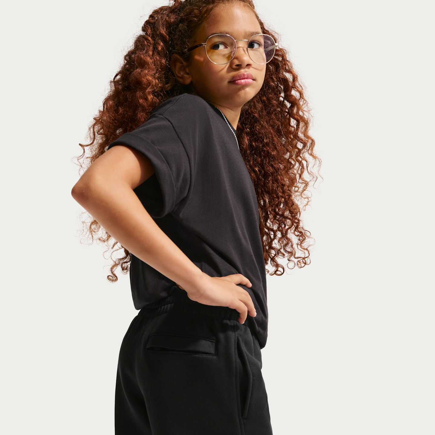 Детские флисовые брюки Nike Sportswear Club Fleece с открытым низом, цвет: Чёрный / Антрацитовый — фото 5
