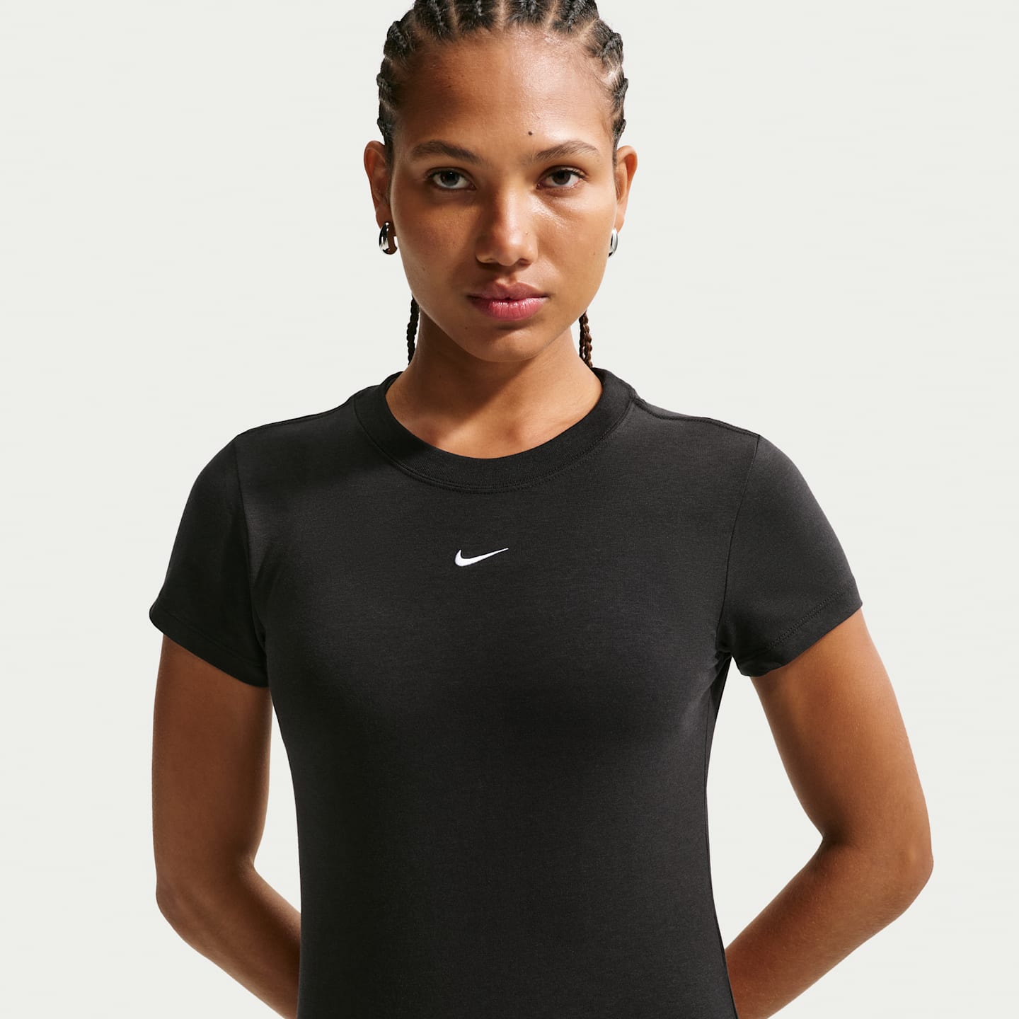 Женская футболка Nike Sportswear Chill Knit Cropped T-Shirt (Plus Size), цвет: Чёрный / Белый — фото 1