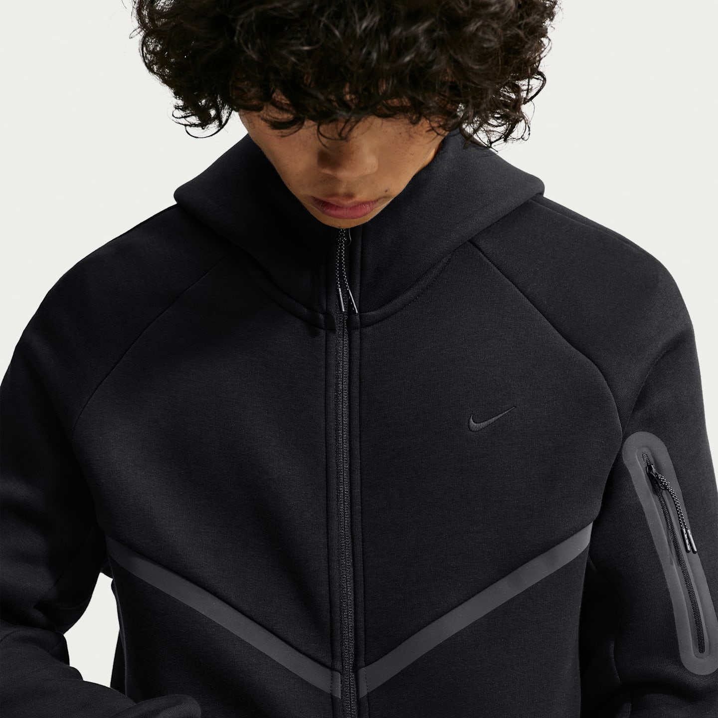 Мужская флисовая куртка Nike Tech Windrunner на молнии со светоотражающими элементами, цвет: Чёрный — фото 1