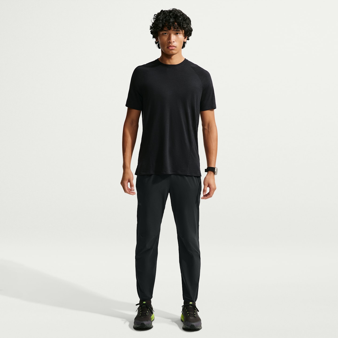 Мужской топ NikeLab Running Wool-Blend Short-Sleeve Top, цвет: Чёрный / Антрацитовый — фото 4