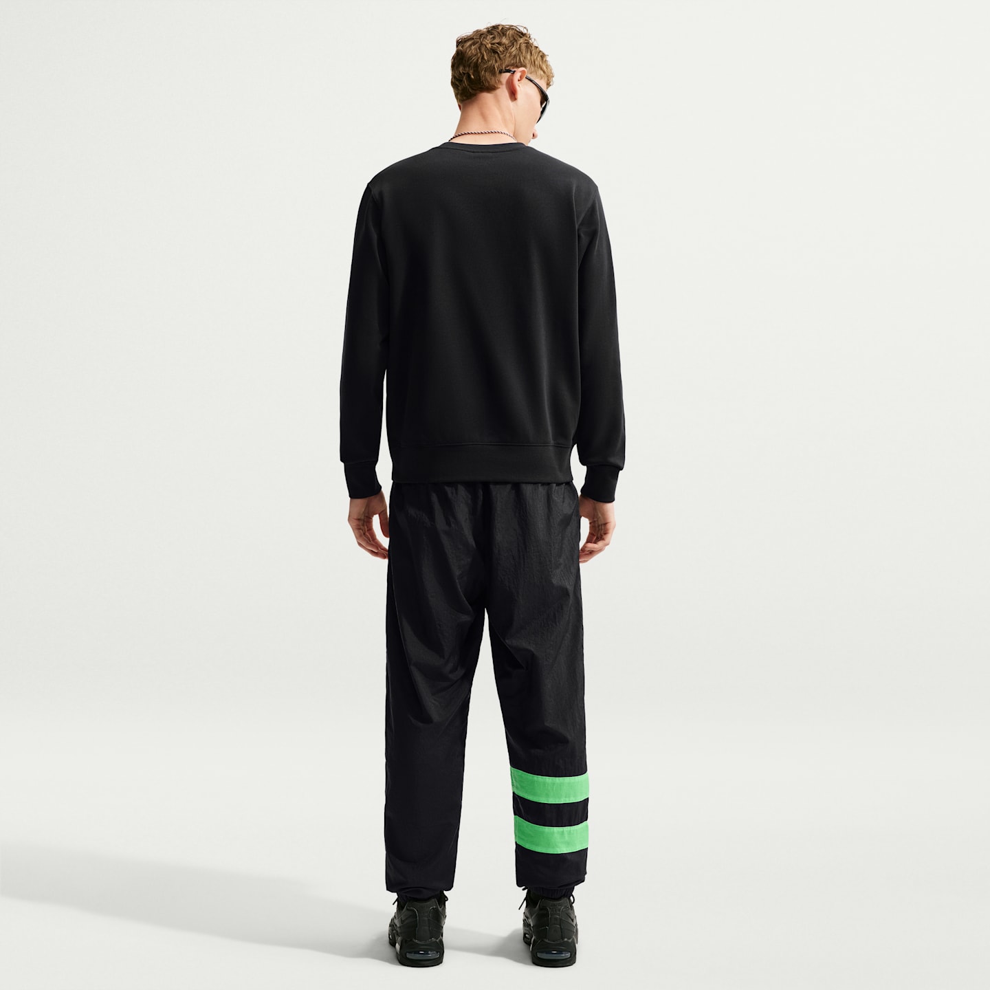 Мужской футбольный флисовый свитшот Nike Premier Dri-FIT, цвет: Чёрный / Зелёный — фото 5