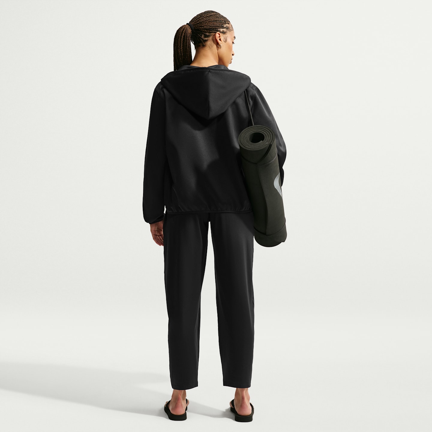 Женское худи на молнии Nike Studio Fleece Sport Therma-FIT, цвет: Чёрный / Белый — фото 5
