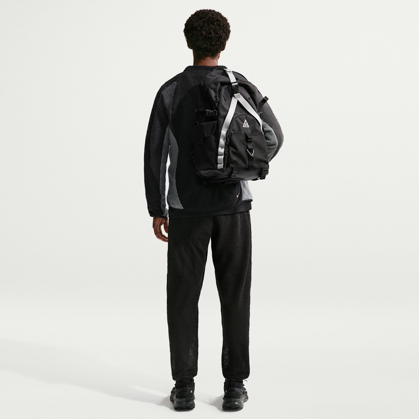 Женский топ Nike ACG Wolf Lichen Crew-Neck Top, цвет: Чёрный / Антрацитовый — фото 5